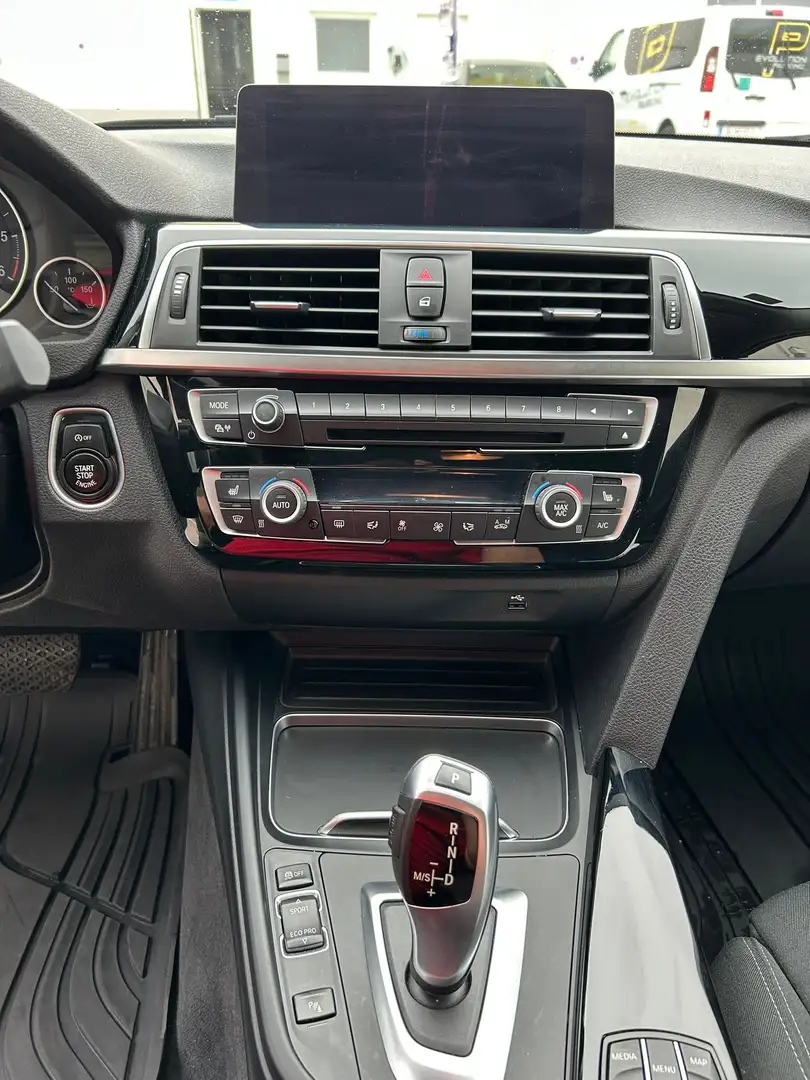BMW 318 318d Touring Aut. - 2