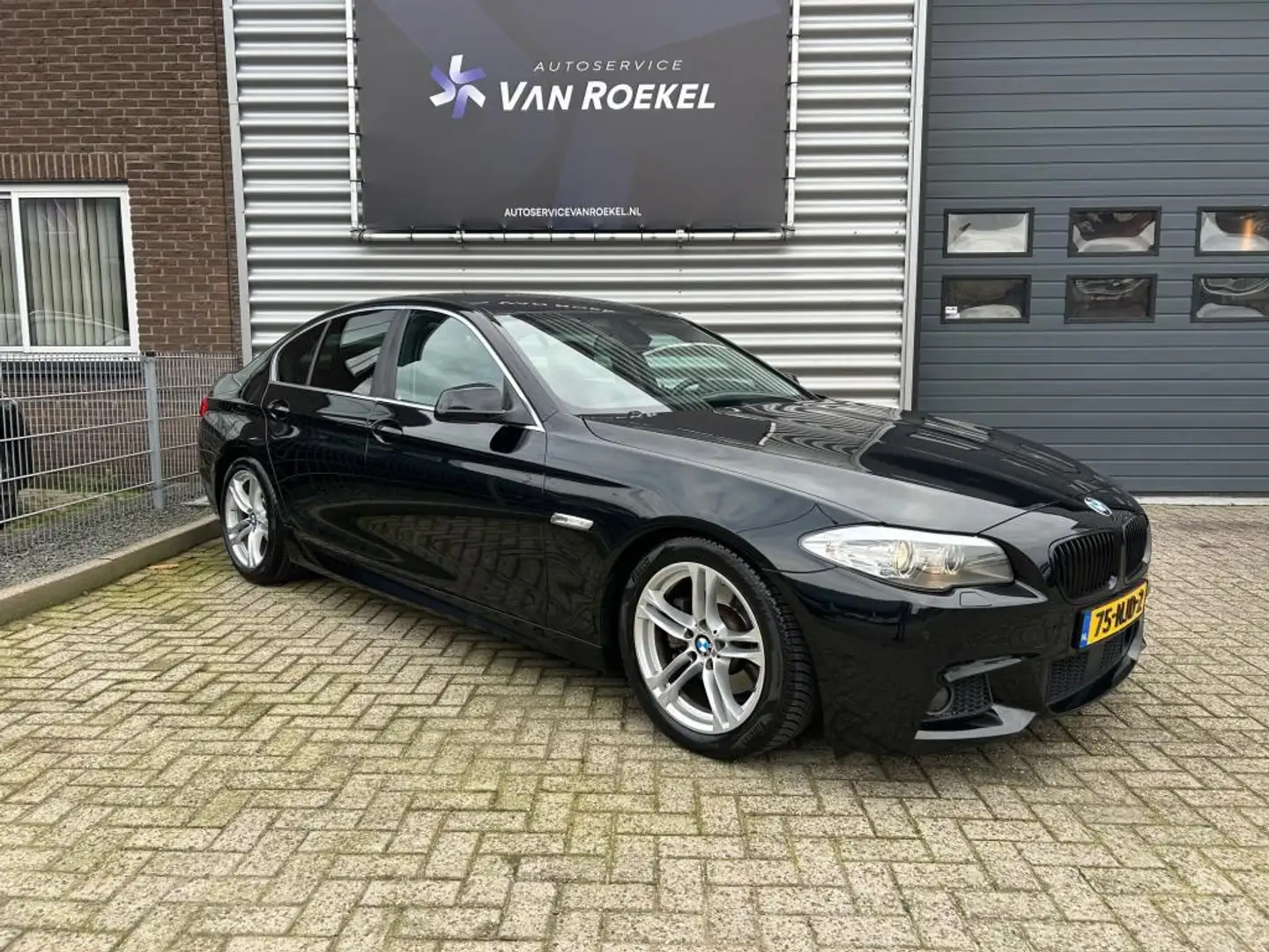BMW 523 5-serie 523i Zwart | Automaat | M-sport | Elektris Zwart - 2