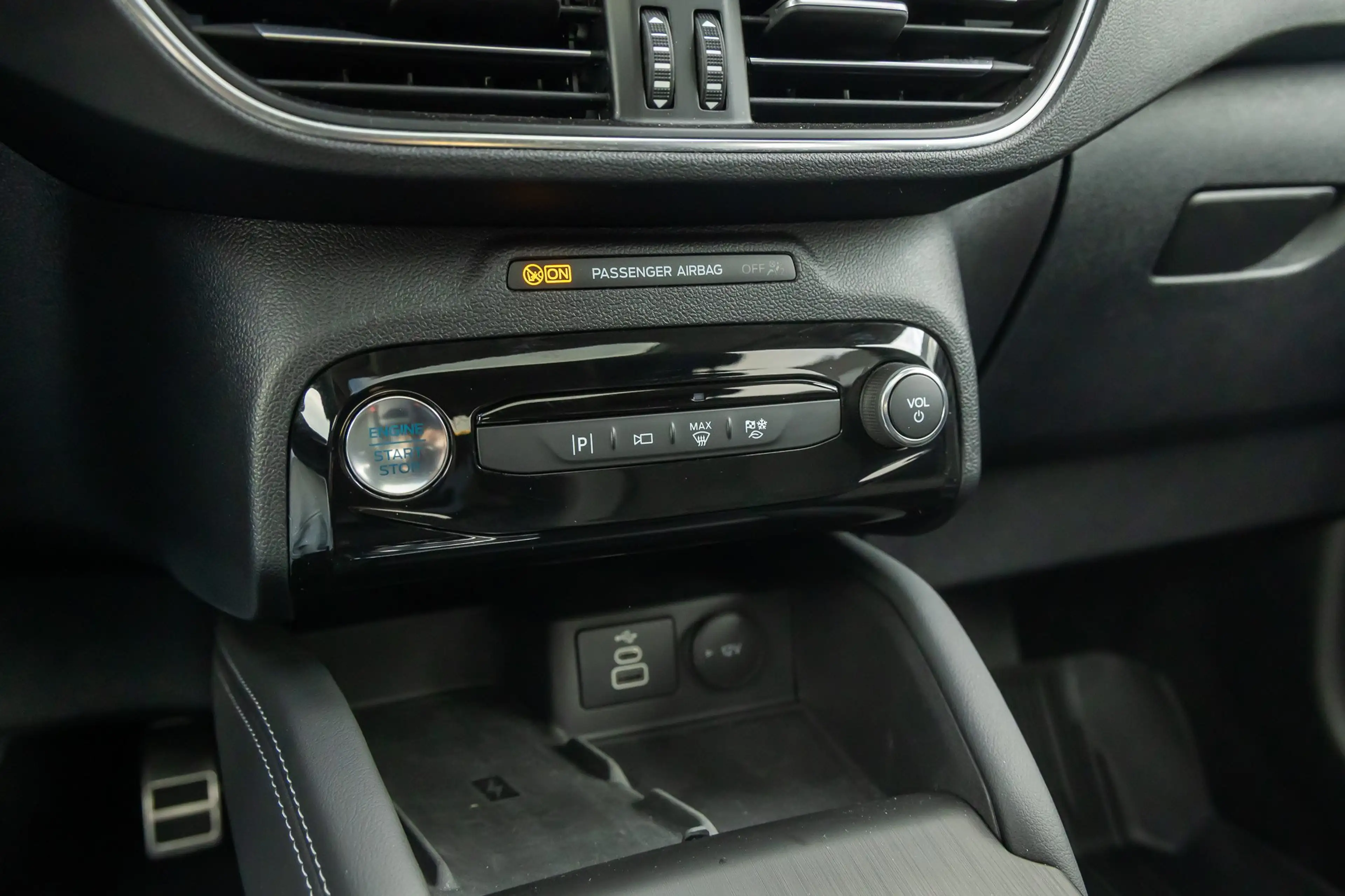 Ford Kuga 2.5 PHEV Active X | Full options! | Trekhaak Elek. — photo 36