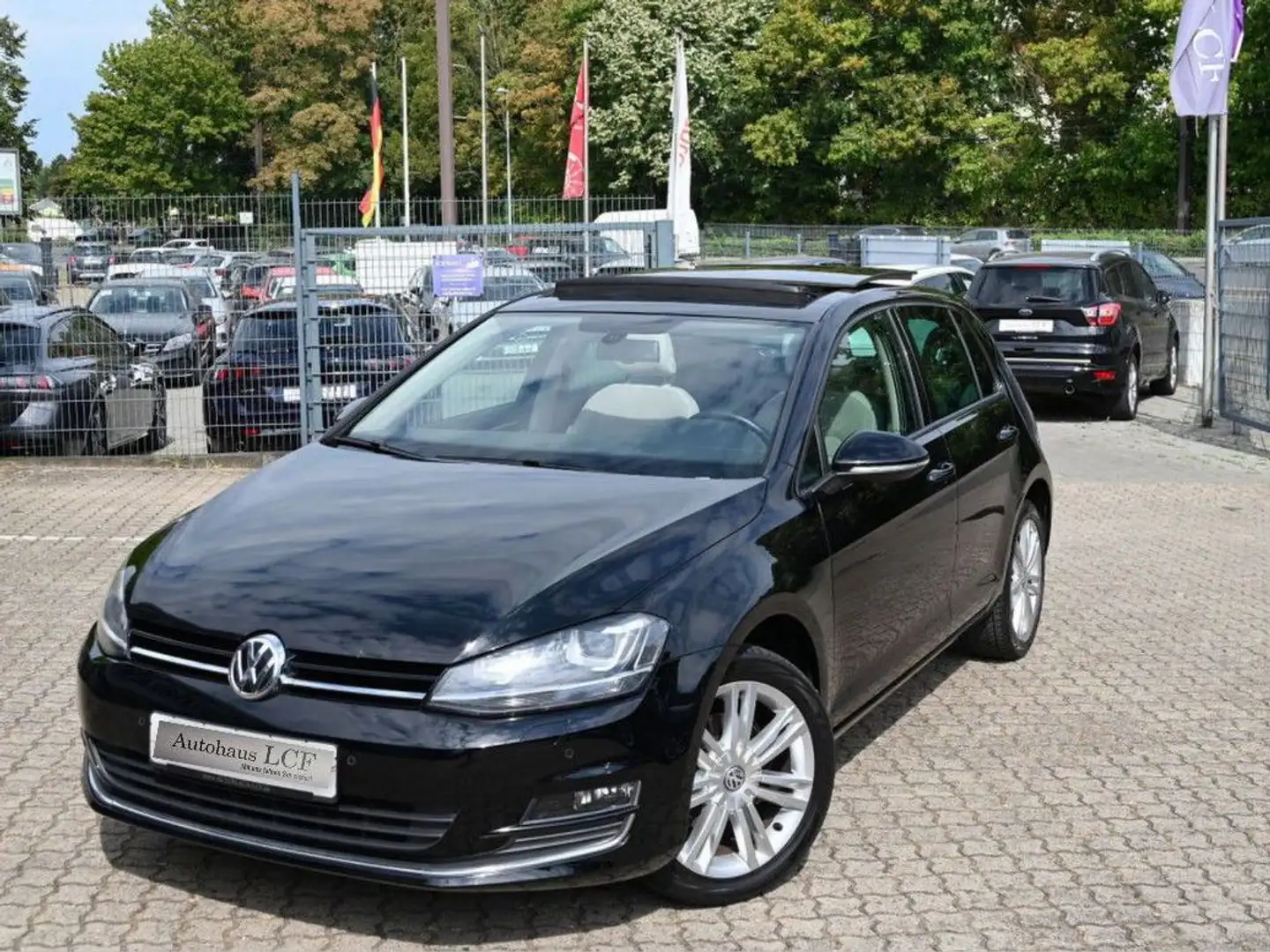 Volkswagen Golf VII 1.4 TSI Highline Pano BI-Xenon PDC Schwarz - 2