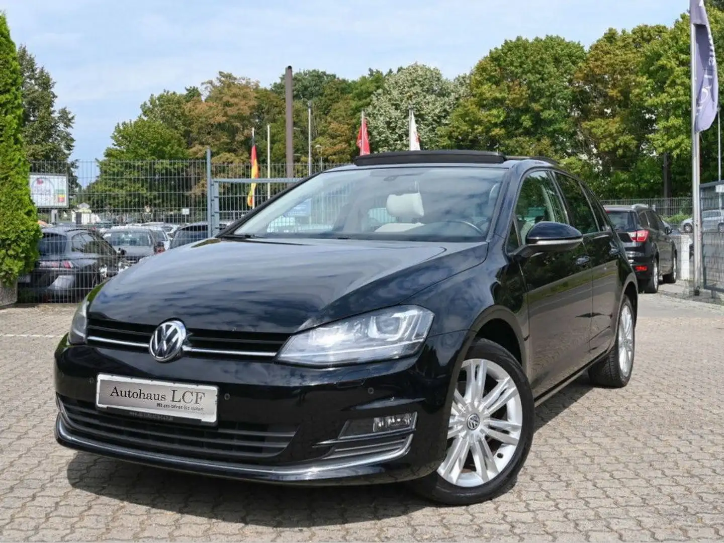 Volkswagen Golf VII 1.4 TSI Highline Pano BI-Xenon PDC Schwarz - 1