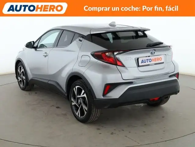 Toyota C-HR view 4