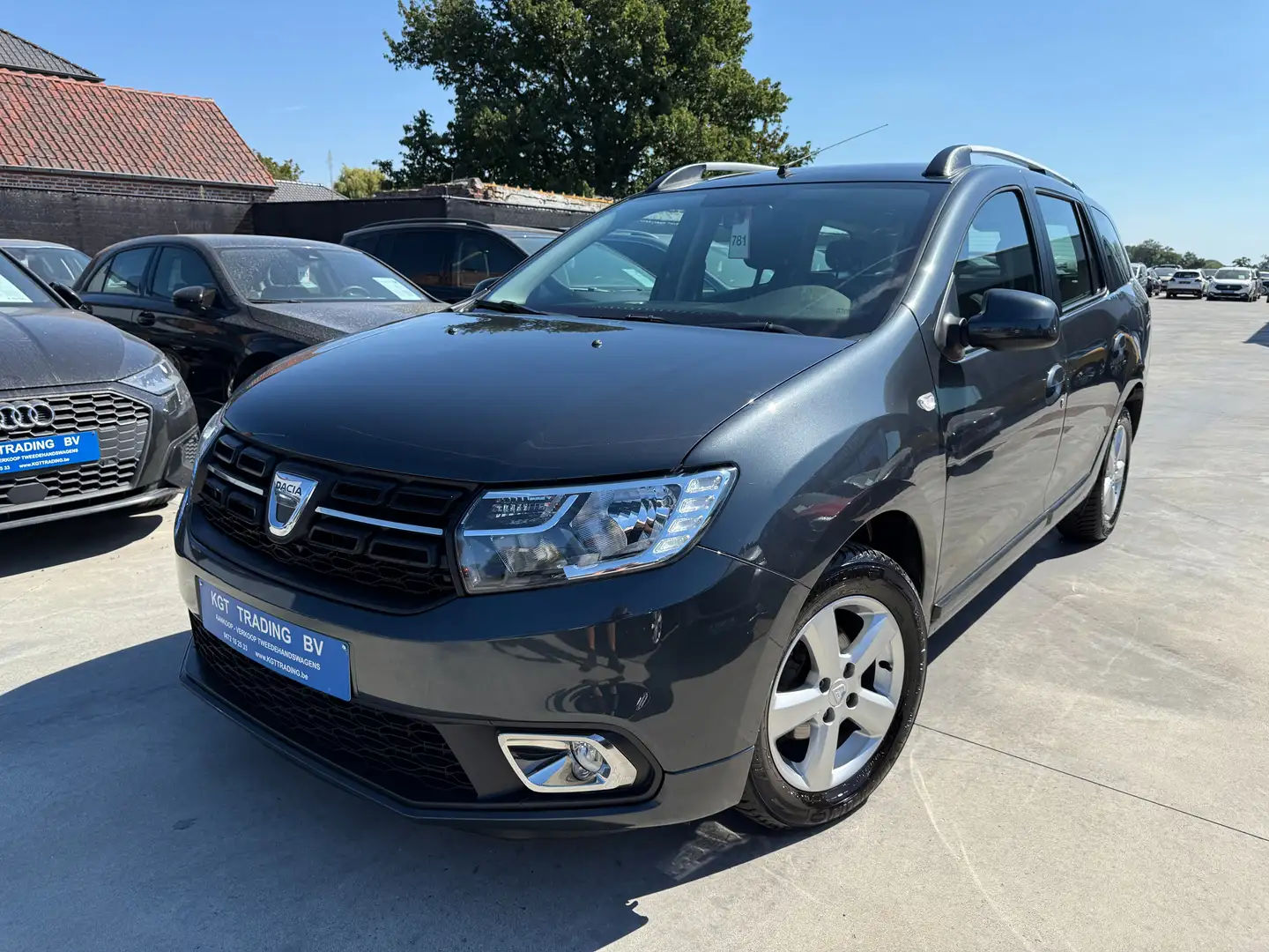 Dacia Logan 1.2i MCV BREAK NAVIGATIE CAMERA AIRCO BLUETOOTH Grijs - 1