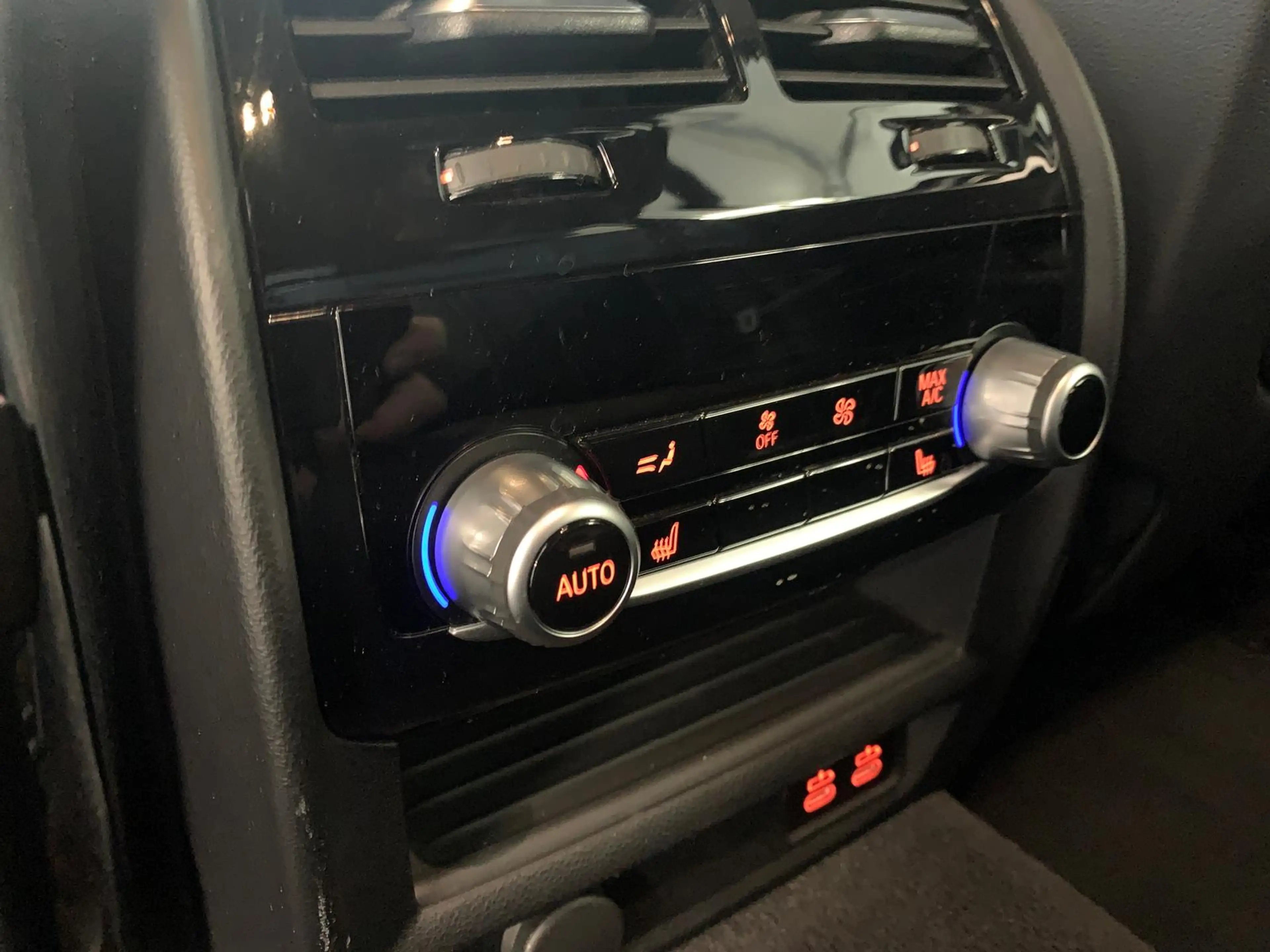 BMW 530 e xDr LED Leder Navi+ Kam CockpProf 4xSitzHz — photo 10