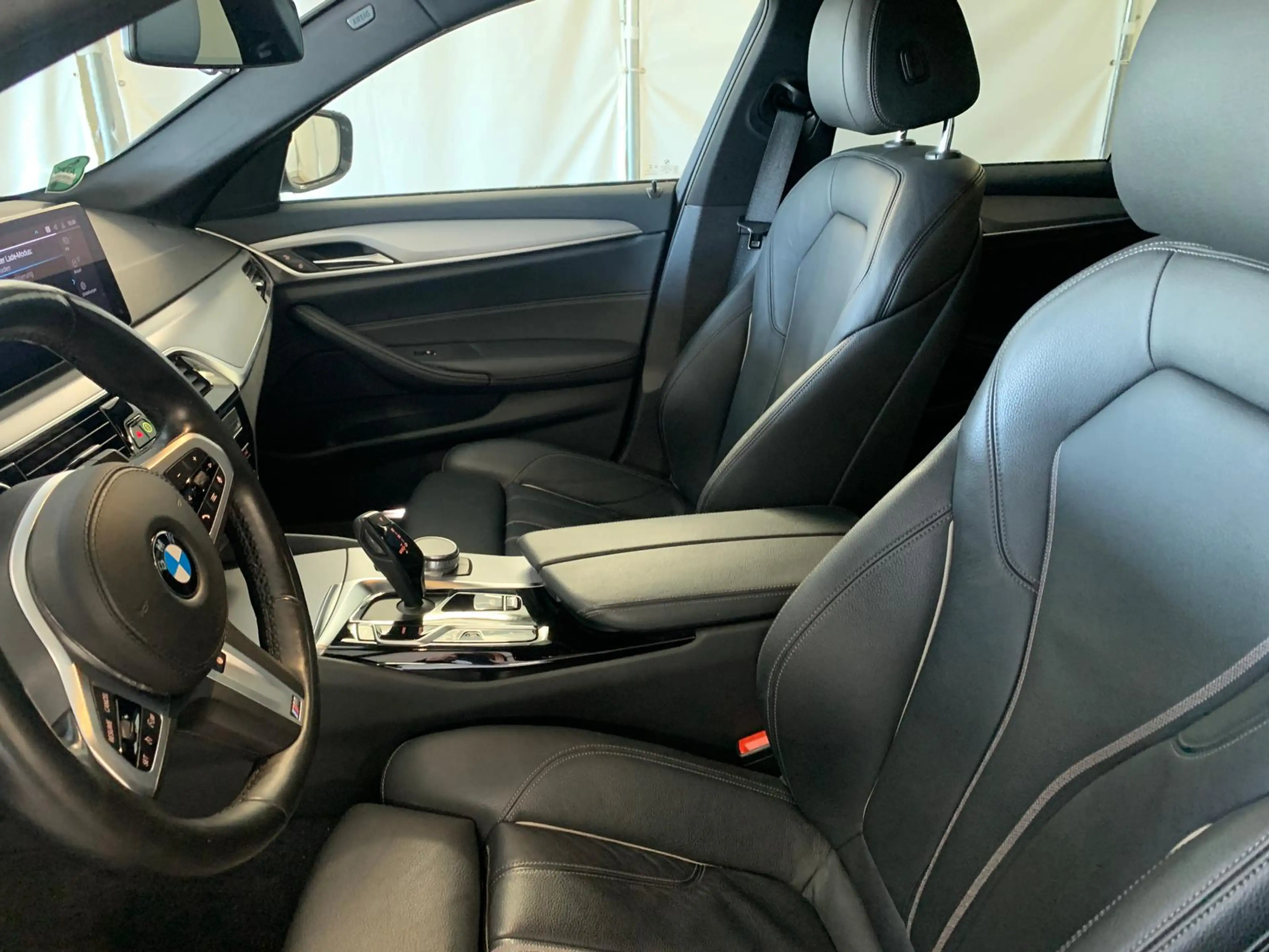 BMW 530 e xDr LED Leder Navi+ Kam CockpProf 4xSitzHz — photo 11