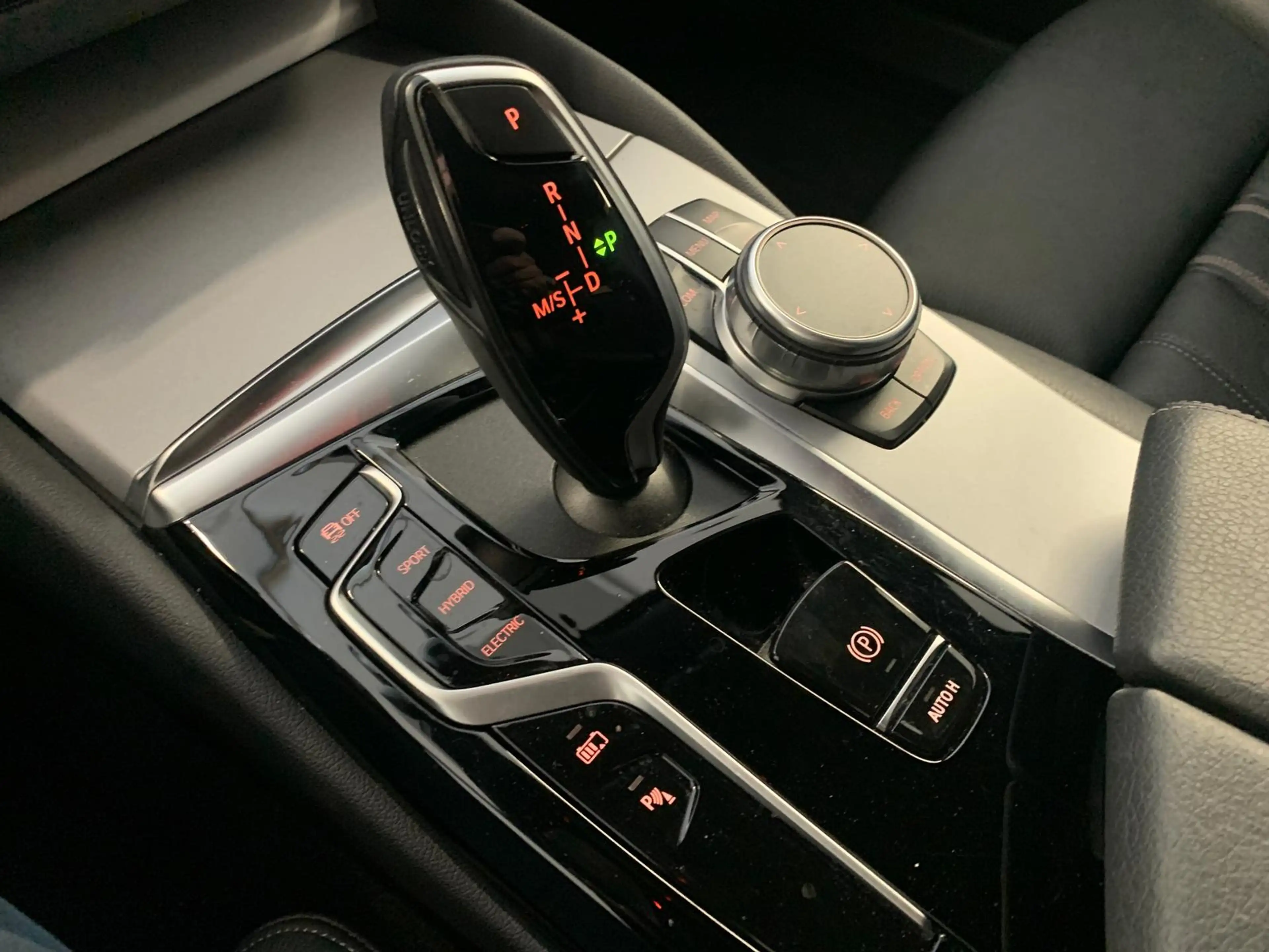 BMW 530 e xDr LED Leder Navi+ Kam CockpProf 4xSitzHz — photo 14