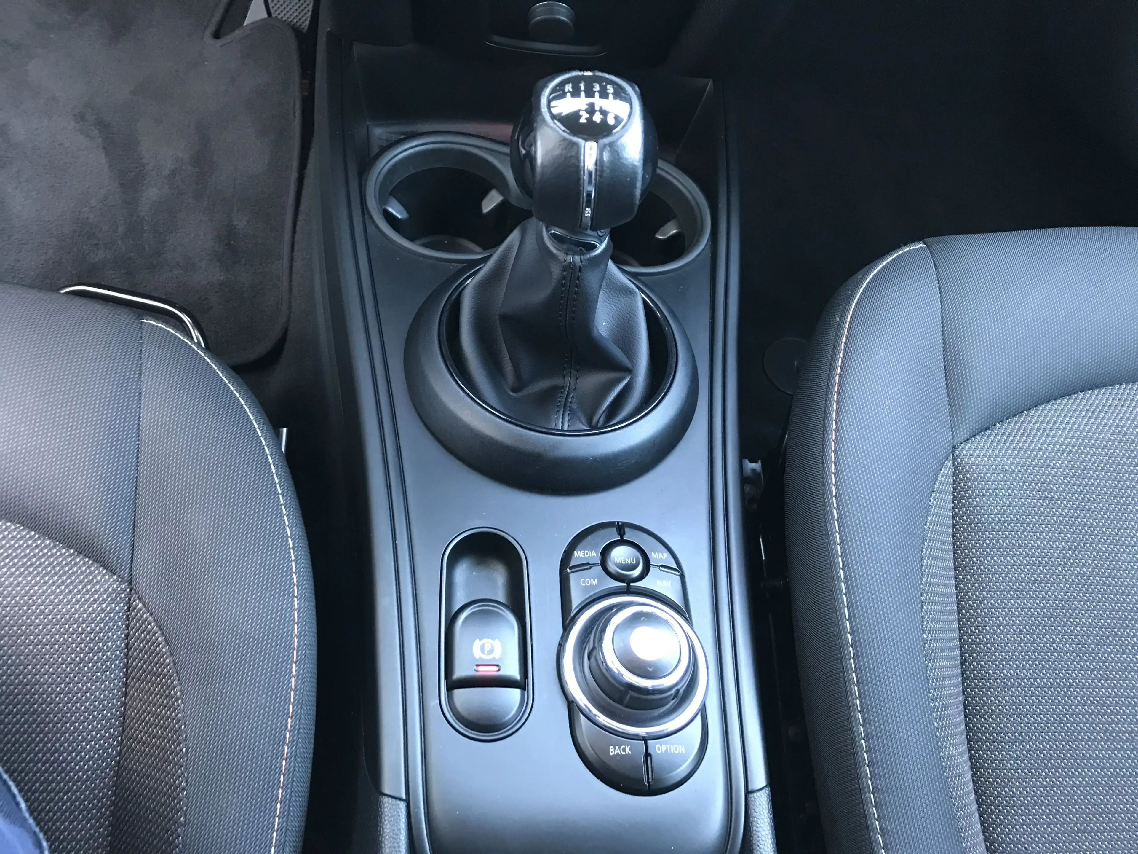MINI One Countryman One Pepper Navi Komfortzg. Parkassistent Shz — photo 15