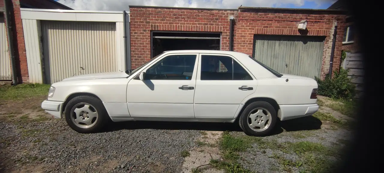 Mercedes-Benz E 300 E300 D Oldtimer prêt à immatriculer, foto 4