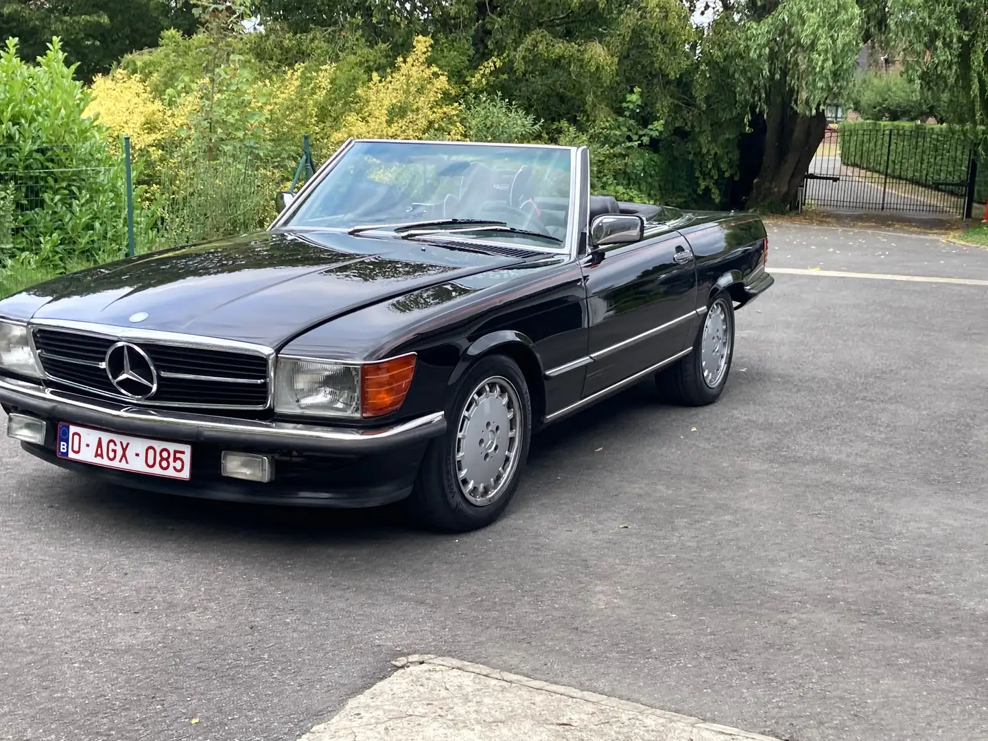 Mercedes-Benz SL 560 R107 Schwarz - 1