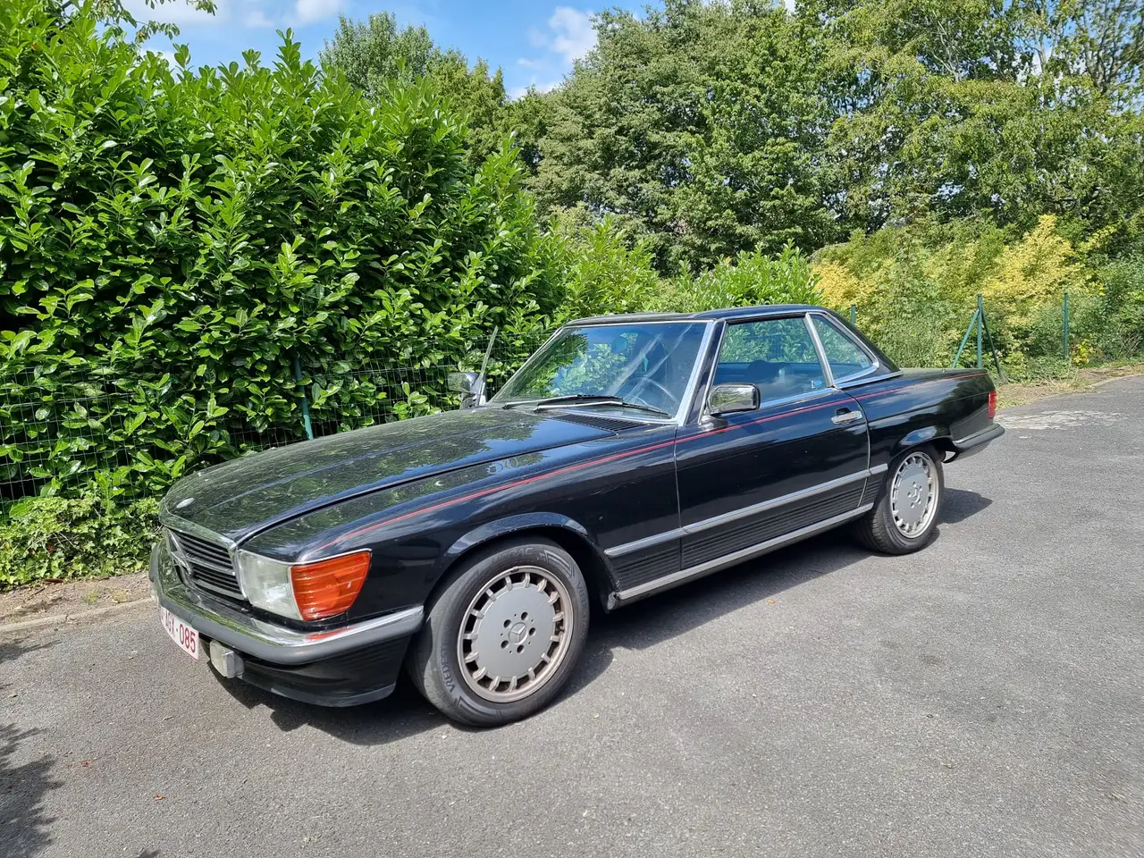 Mercedes-Benz SL 560 R107, foto 2