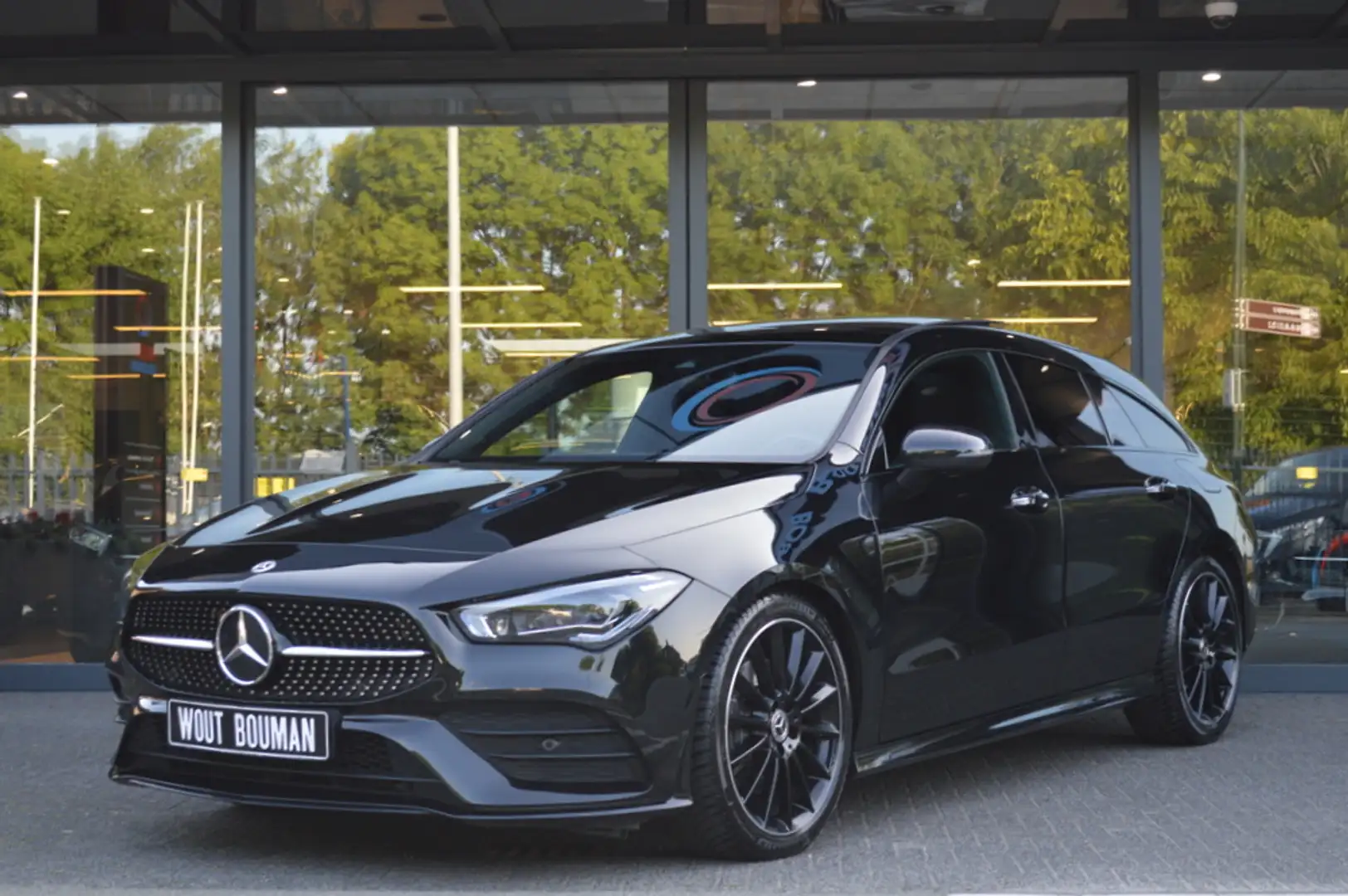 Mercedes-Benz CLA 200 Shooting Brake AMG Led Panorama Widescreen Sfeer C Noir - 2