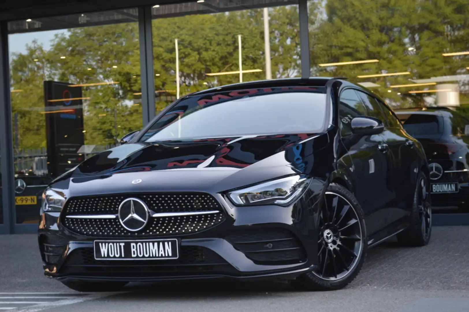 Mercedes-Benz CLA 200 Shooting Brake AMG Led Panorama Widescreen Sfeer C Noir - 1