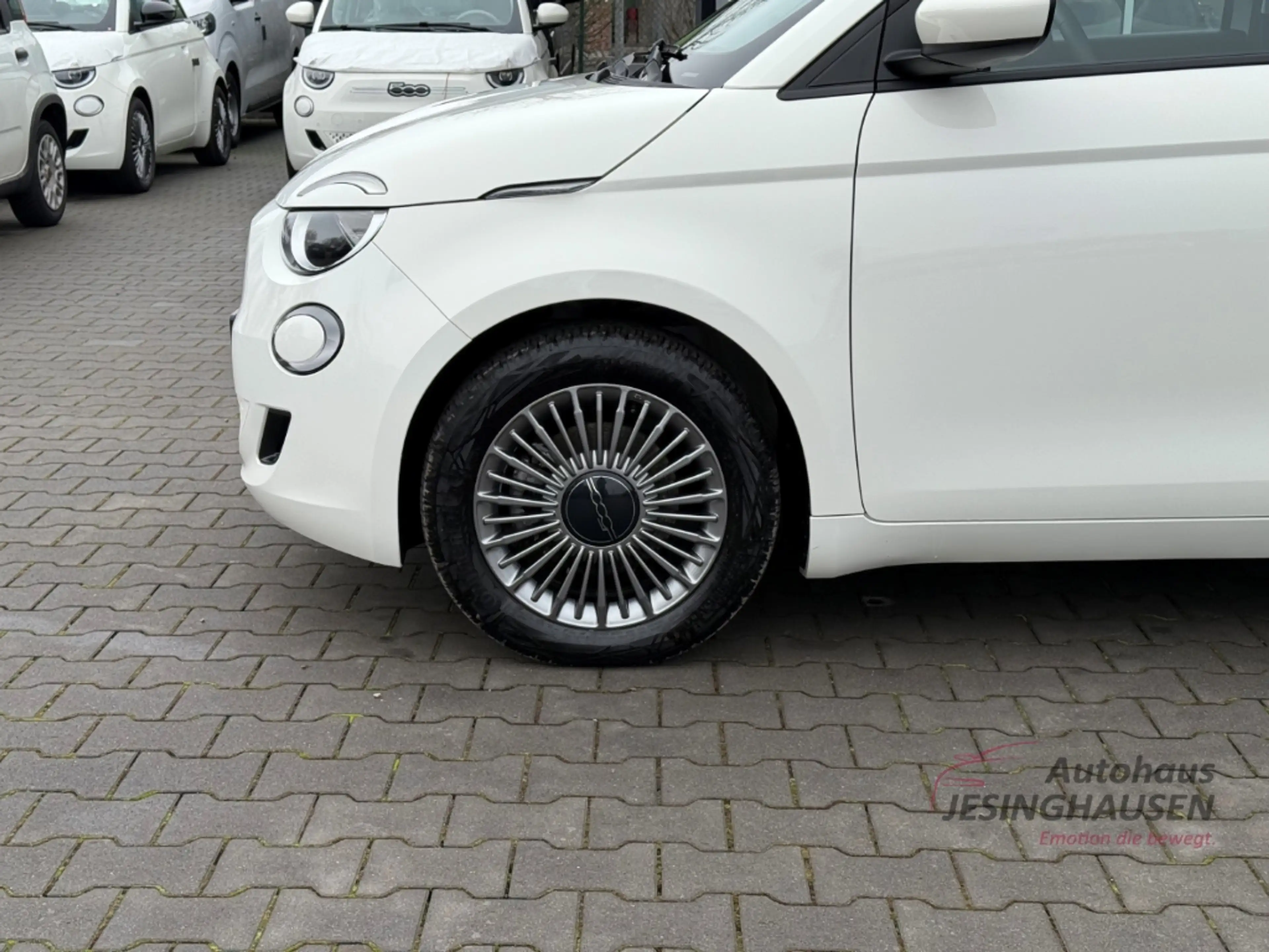 Fiat 500e +Keyless+Klimaaut.+Tempomat+Schildererkennung — photo 9
