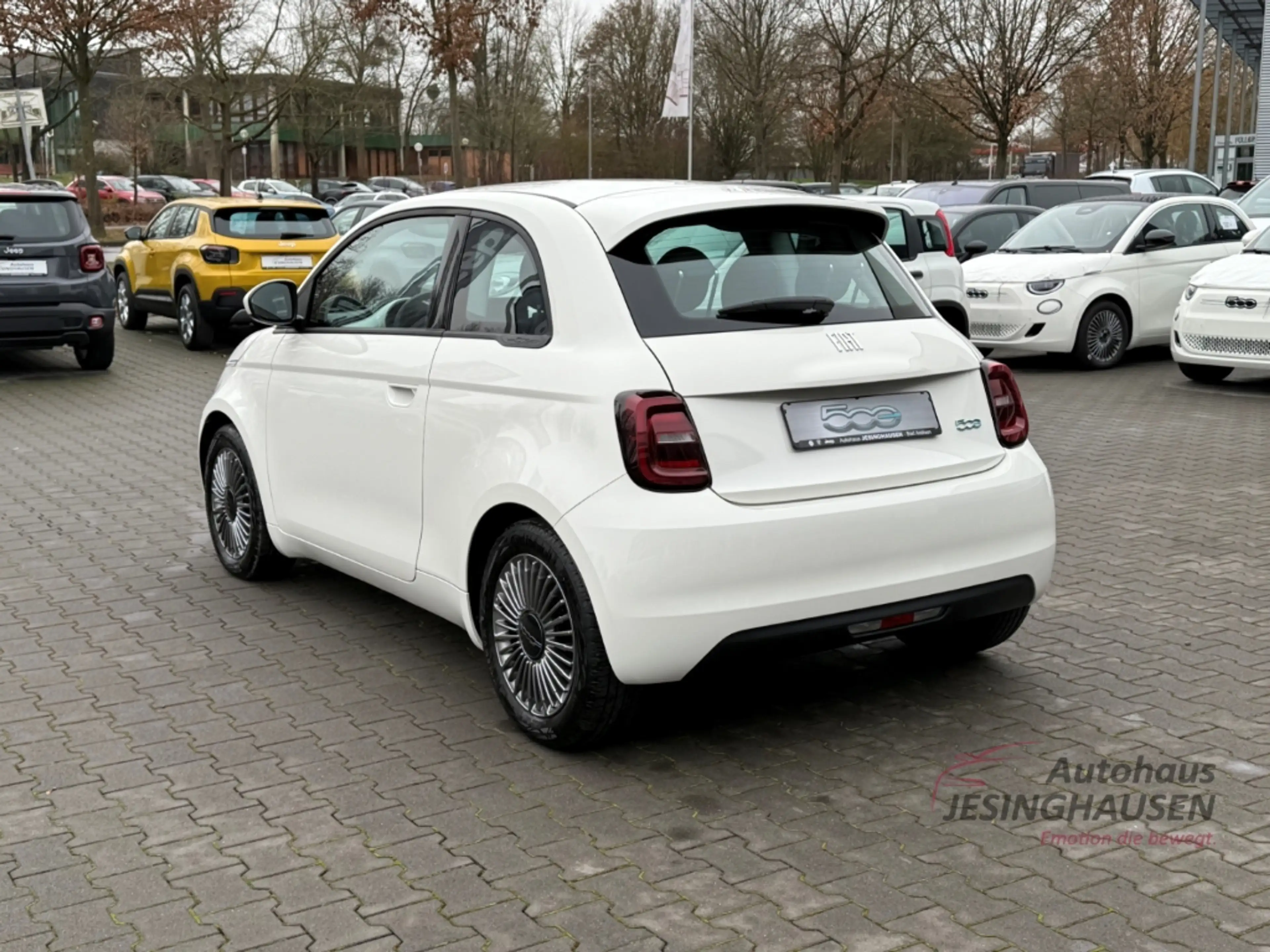 Fiat 500e +Keyless+Klimaaut.+Tempomat+Schildererkennung — photo 7