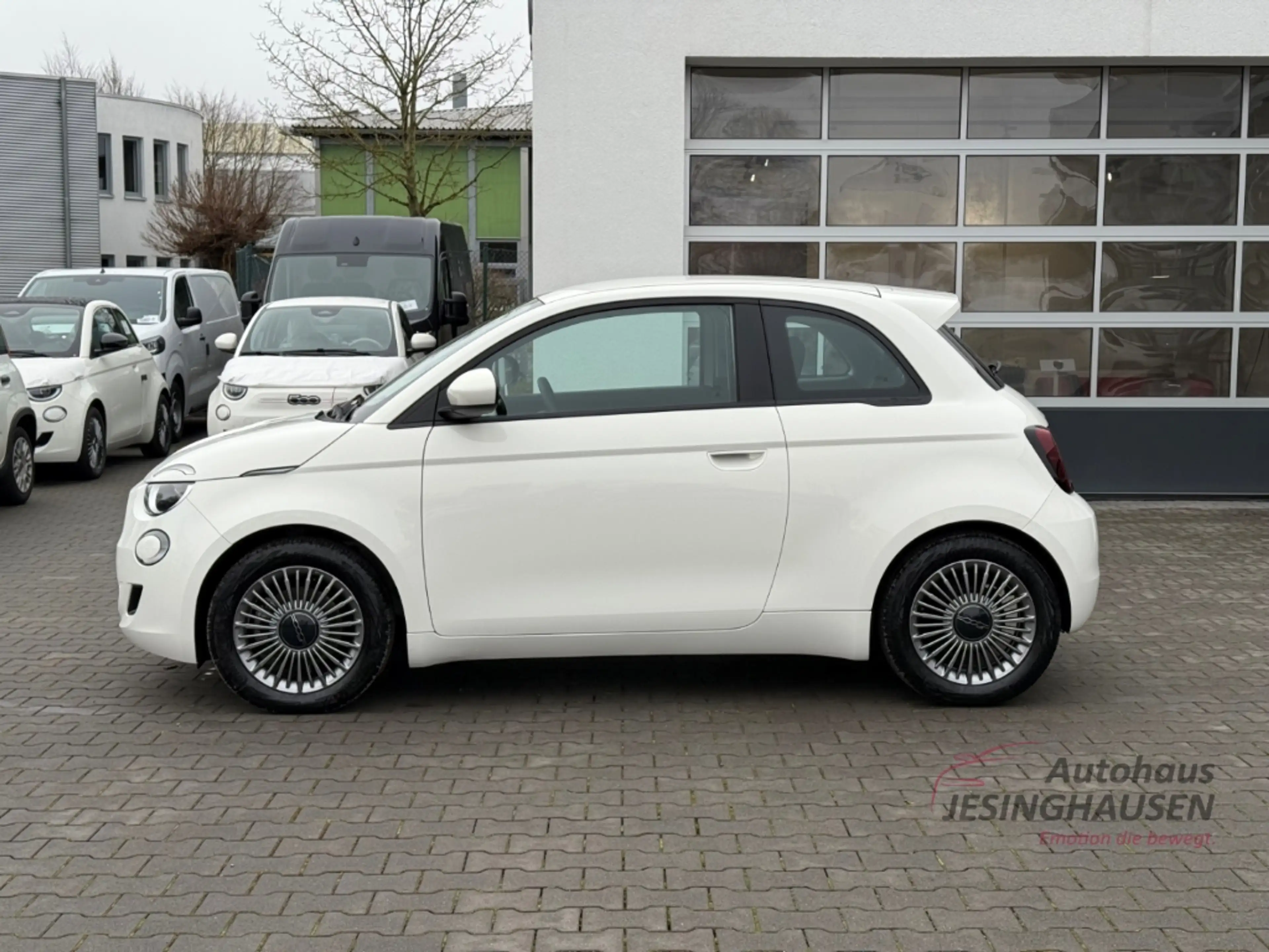 Fiat 500e +Keyless+Klimaaut.+Tempomat+Schildererkennung — photo 8