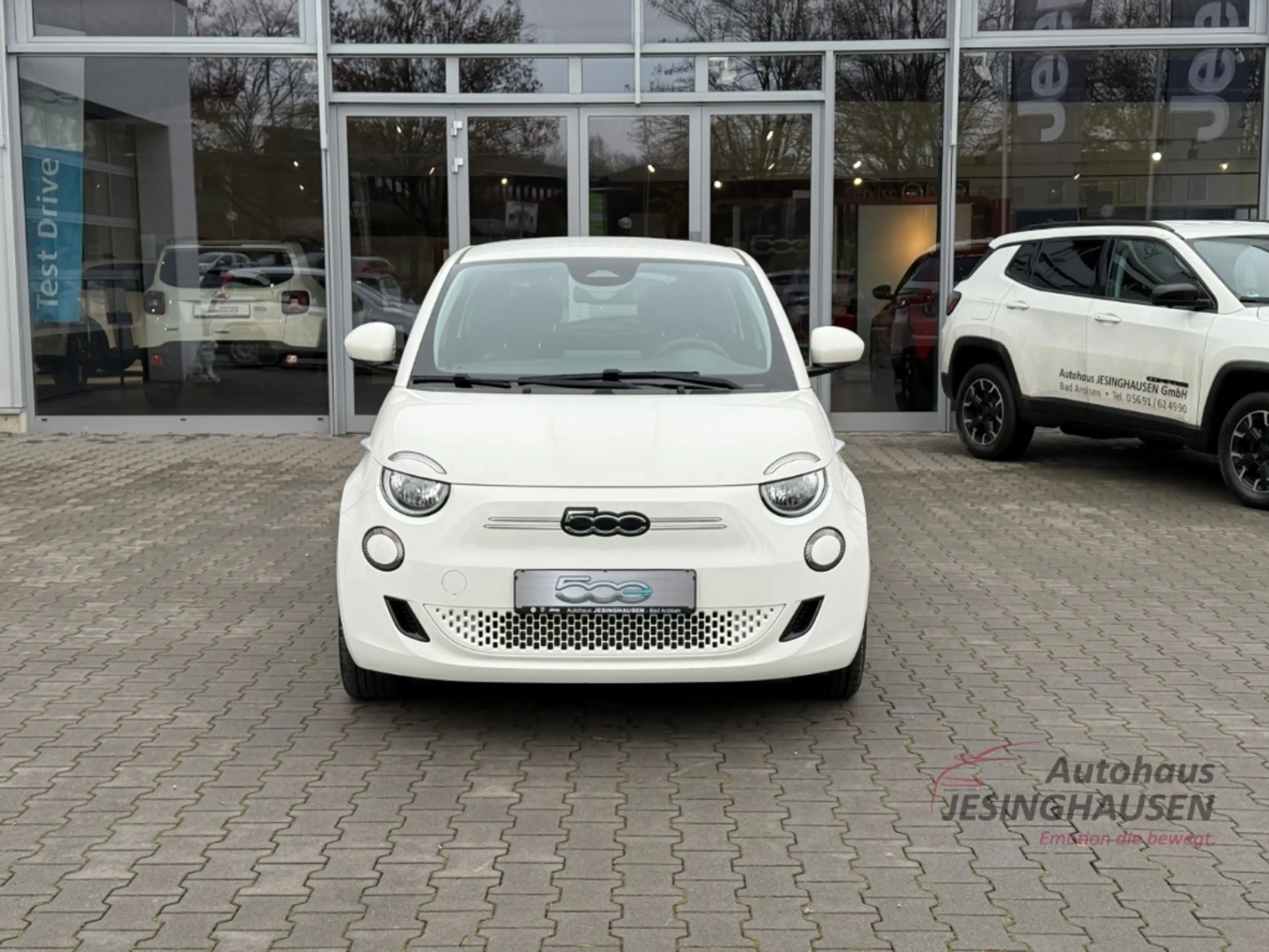 Fiat 500e +Keyless+Klimaaut.+Tempomat+Schildererkennung — photo 2