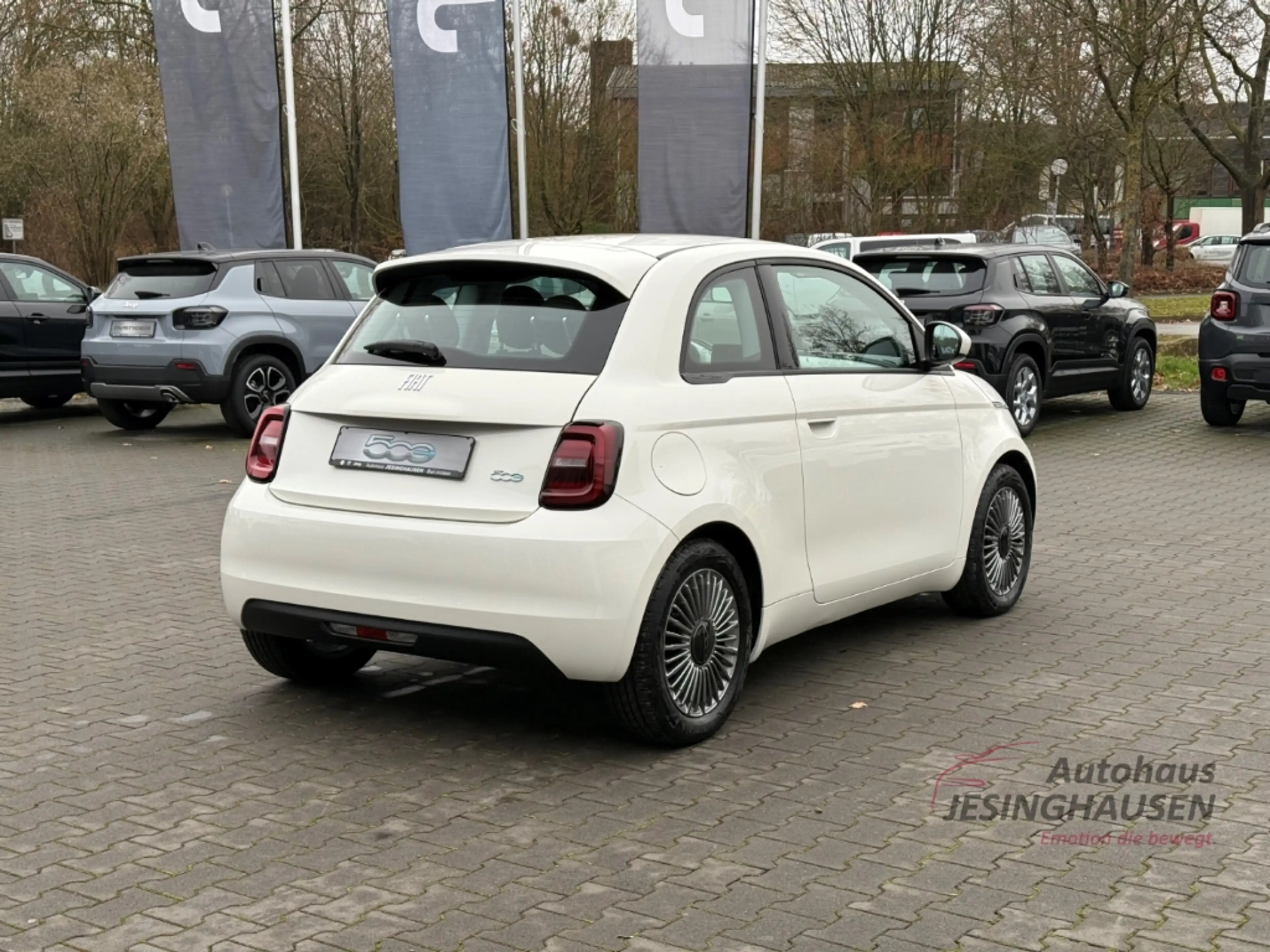 Fiat 500e +Keyless+Klimaaut.+Tempomat+Schildererkennung — photo 5