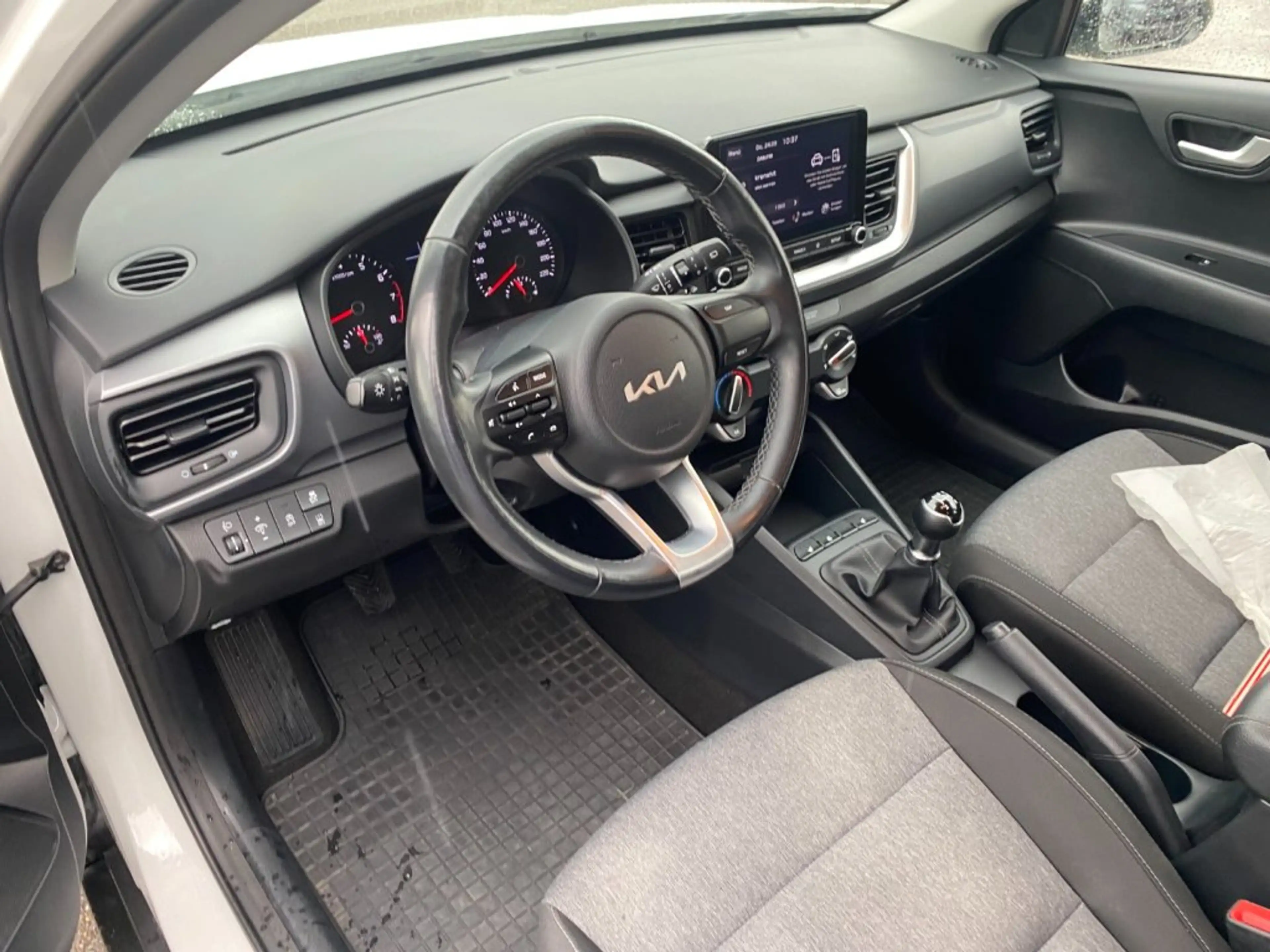 Kia Stonic Titan 1,2 DPI — photo 10