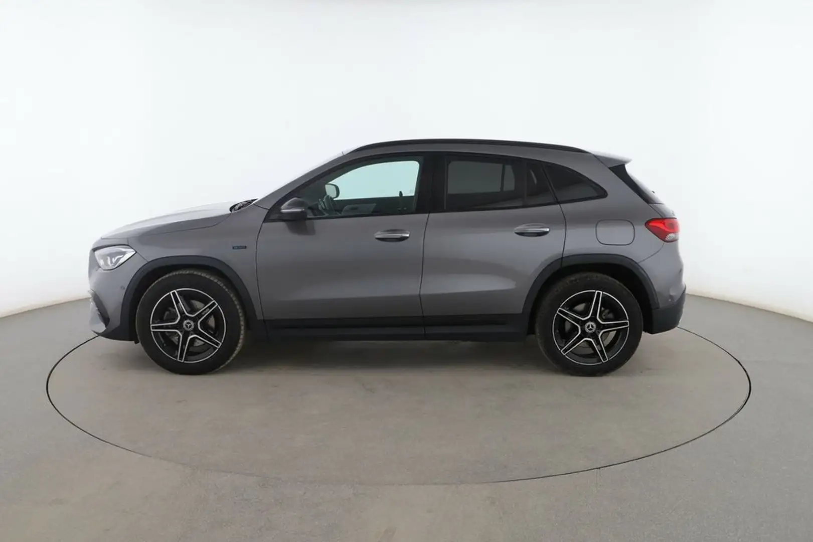 Mercedes-Benz GLA 45 AMG 250e Line Серый - 2
