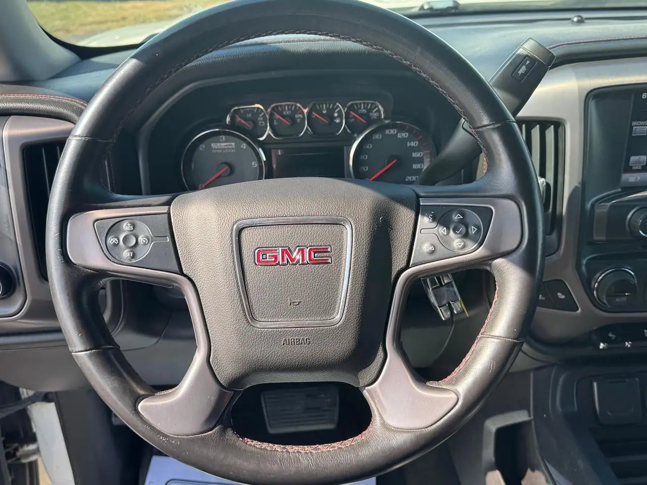 GMC Sierra 1500 снимка GMC Sierra 1500