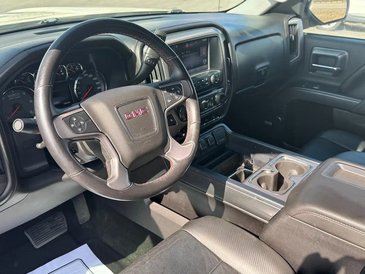 GMC Sierra 1500 снимка GMC Sierra 1500