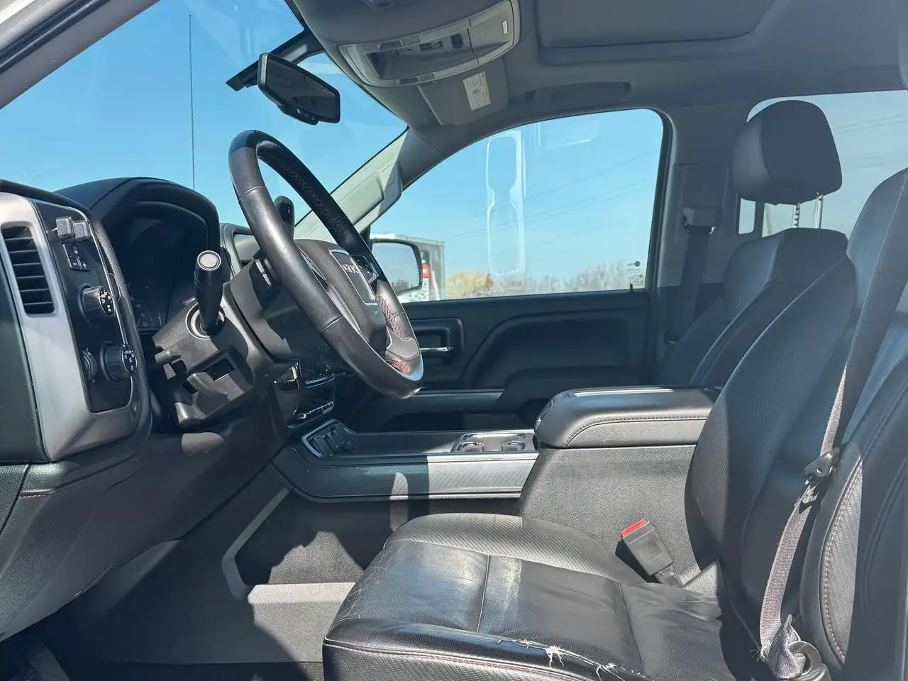 GMC Sierra 1500 снимка GMC Sierra 1500