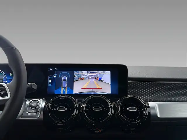 Mercedes-Benz GLB view 11
