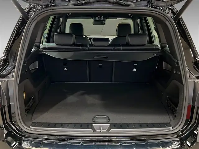 Mercedes-Benz GLB view 6