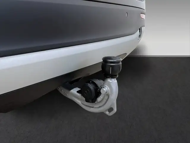 Mercedes-Benz GLB view 12