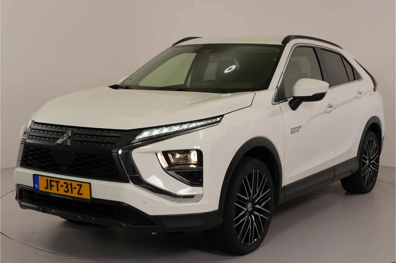 Mitsubishi Eclipse Cross 2.4 PHEV 188 pk 4WD | Trekhaak | Stl. verw. | Came Weiß - 2