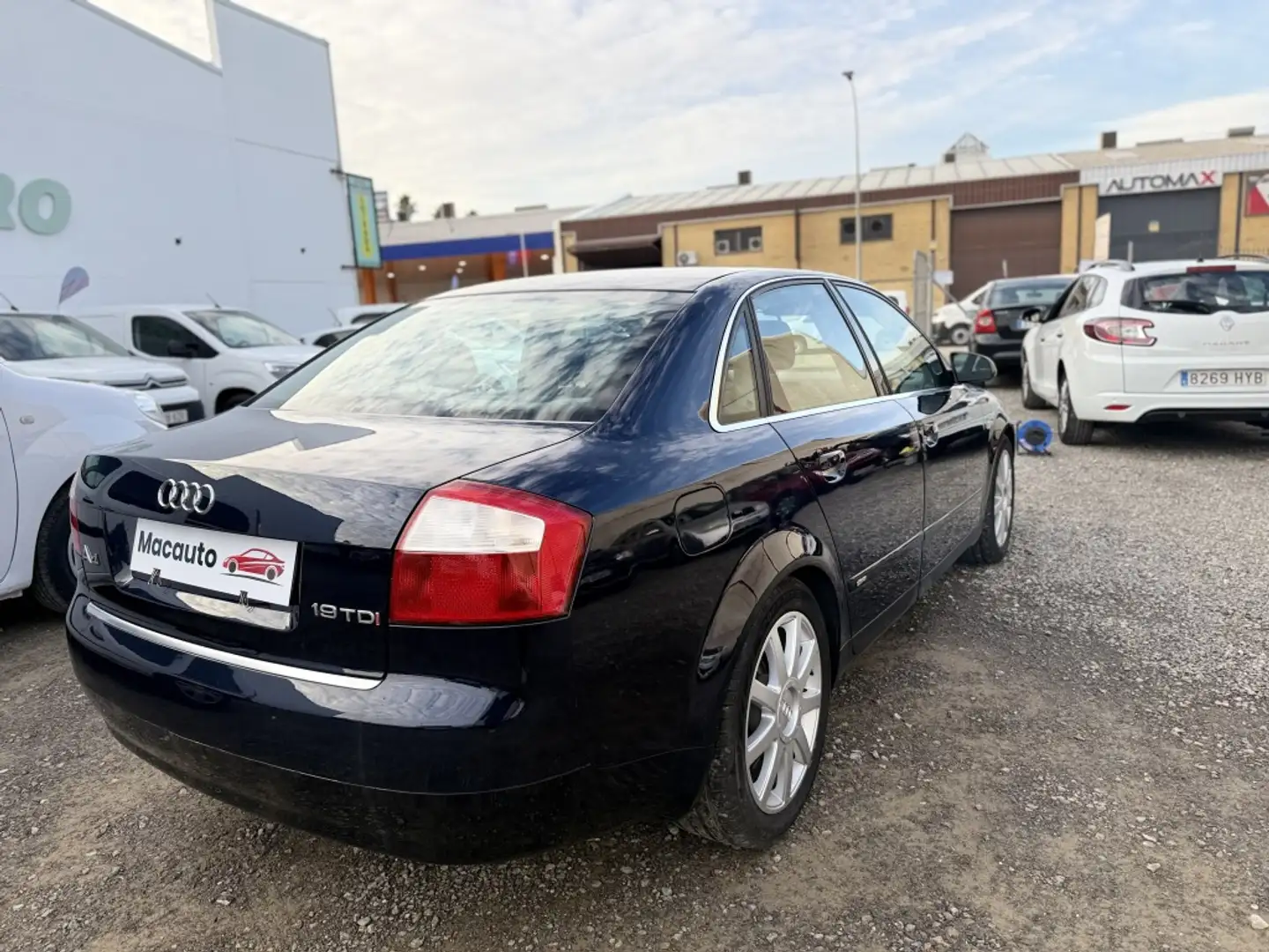Audi A4 1.9TDI 6 vel. Noir - 2