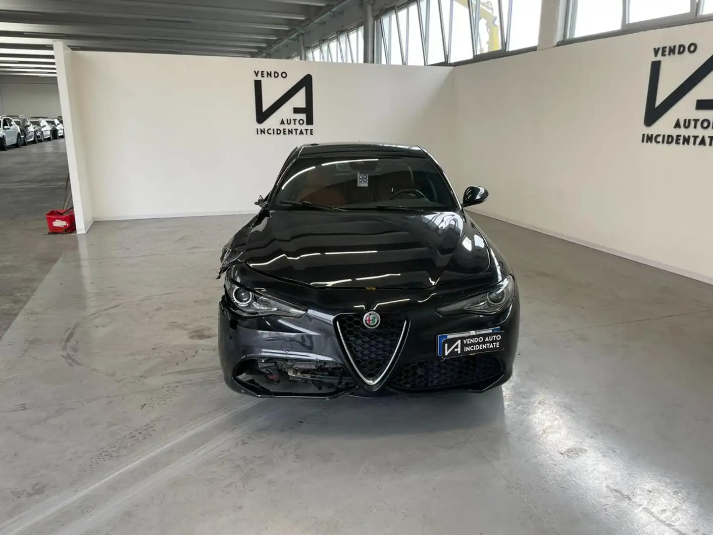 Alfa Romeo Giulia 2.2 TURBODIESEL 190CV AT8 TI Nero - 2