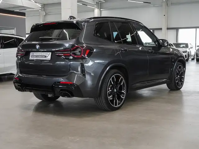 BMW X3 view 2