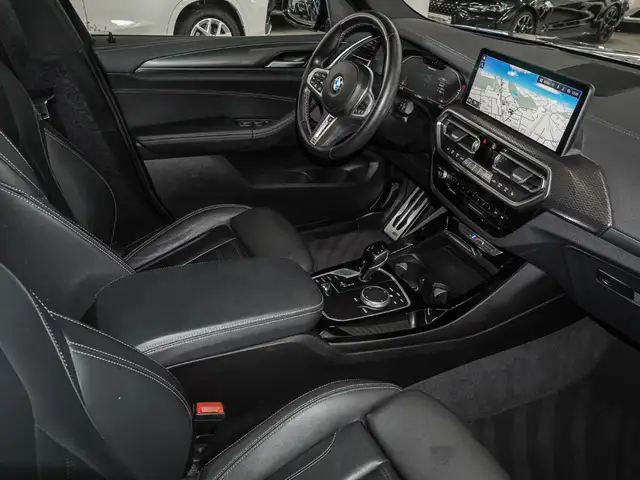 BMW X3 view 9