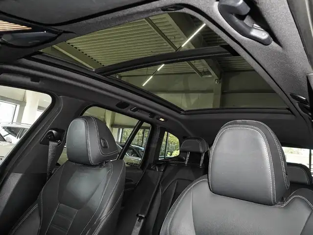 BMW X3 view 8