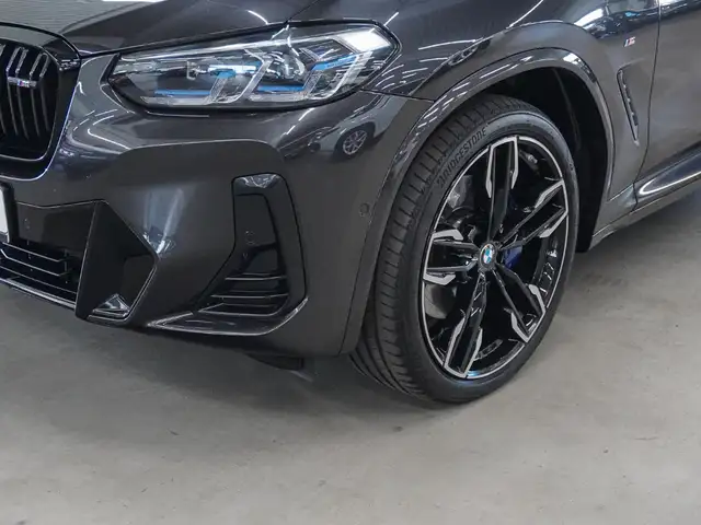 BMW X3 view 6