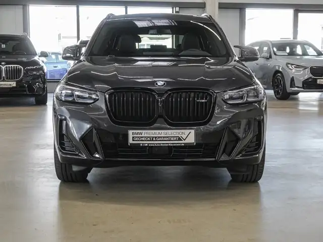 BMW X3 view 3