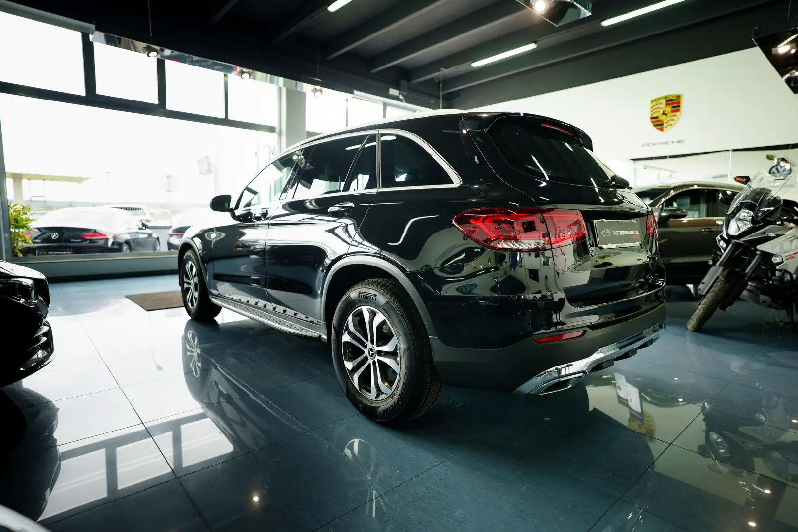 Mercedes-Benz GLC 200 4 MATIC PREMIUM 163CV Negro - 2