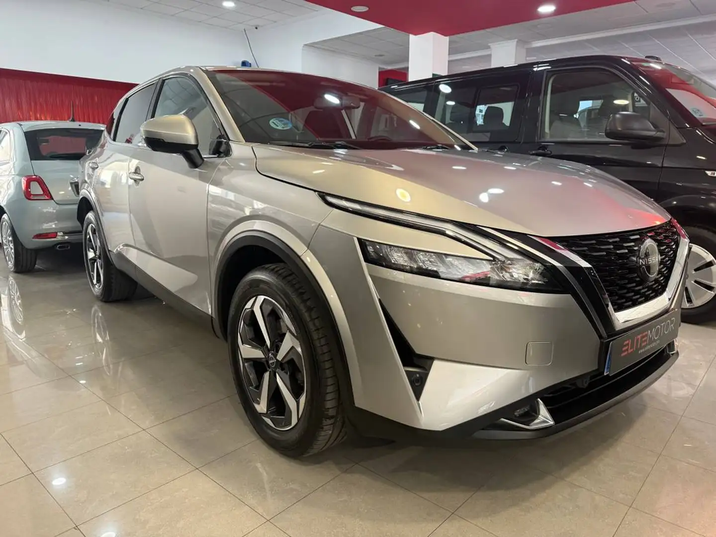 Nissan Qashqai 1.3 DIG-T mHEV 12V N-Connecta 4x2 103kW Grijs - 1