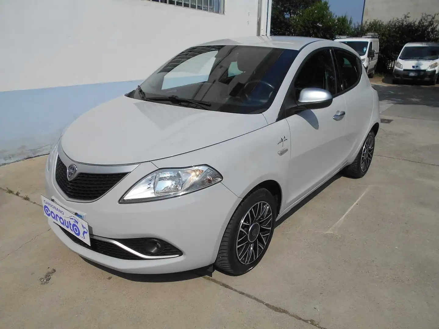 Lancia Ypsilon 3 1.2 69 cv 5p GPL Ecochic Mya Finanziato Grigio - 1