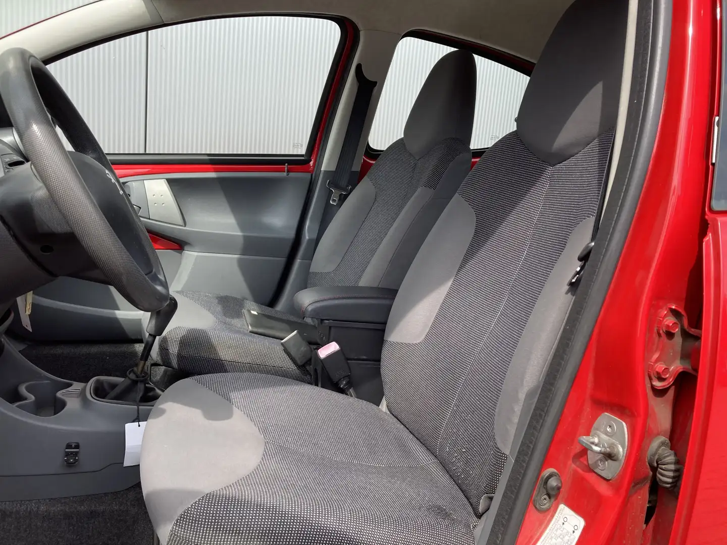 Peugeot 107 1.0-12V XS elektrische ramen | Centrale vergrendel Rood - 2
