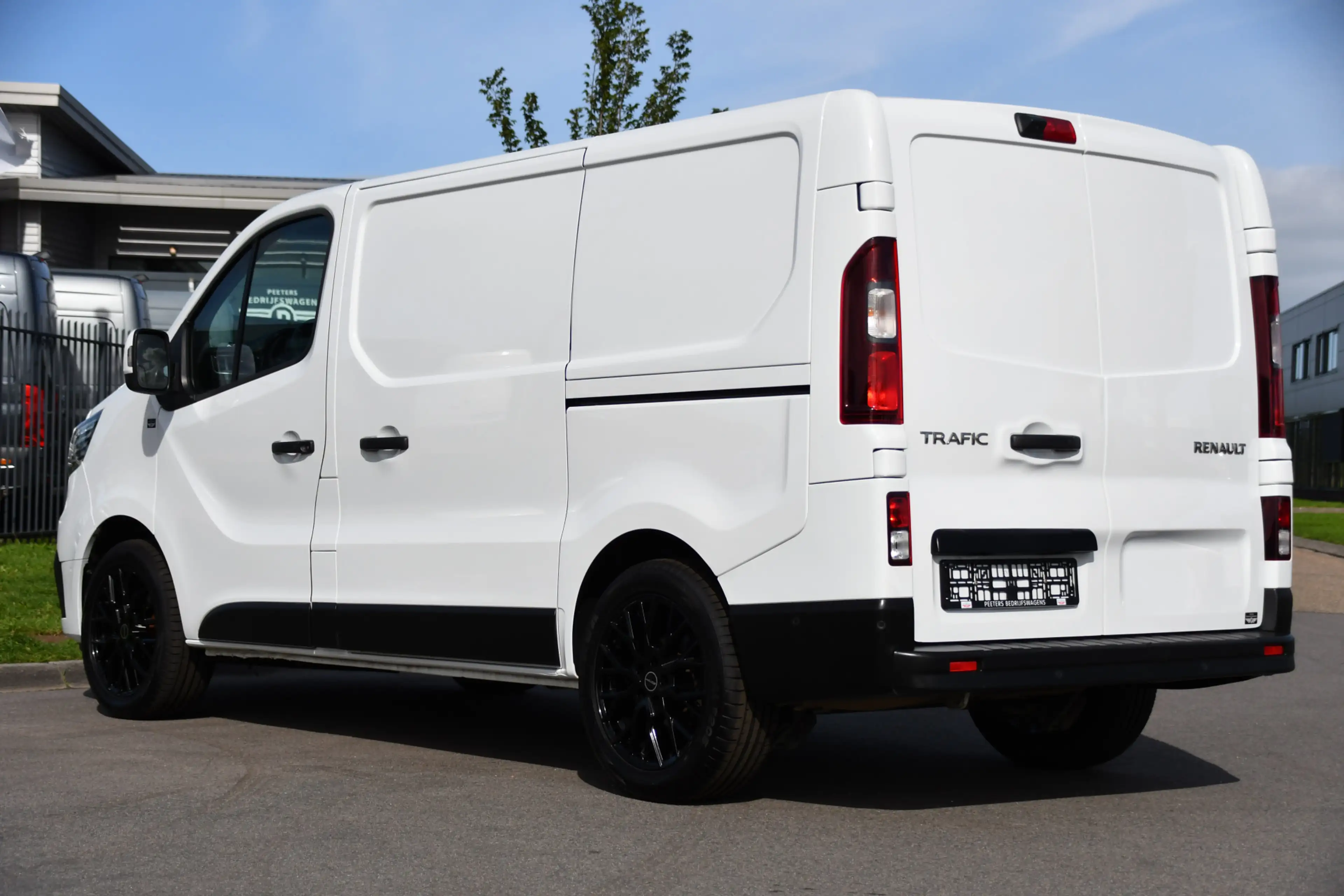 Renault Trafic 2.0 dCi 150 T29 L1H1 PB Edition Camer, Cruise, Car — photo 3
