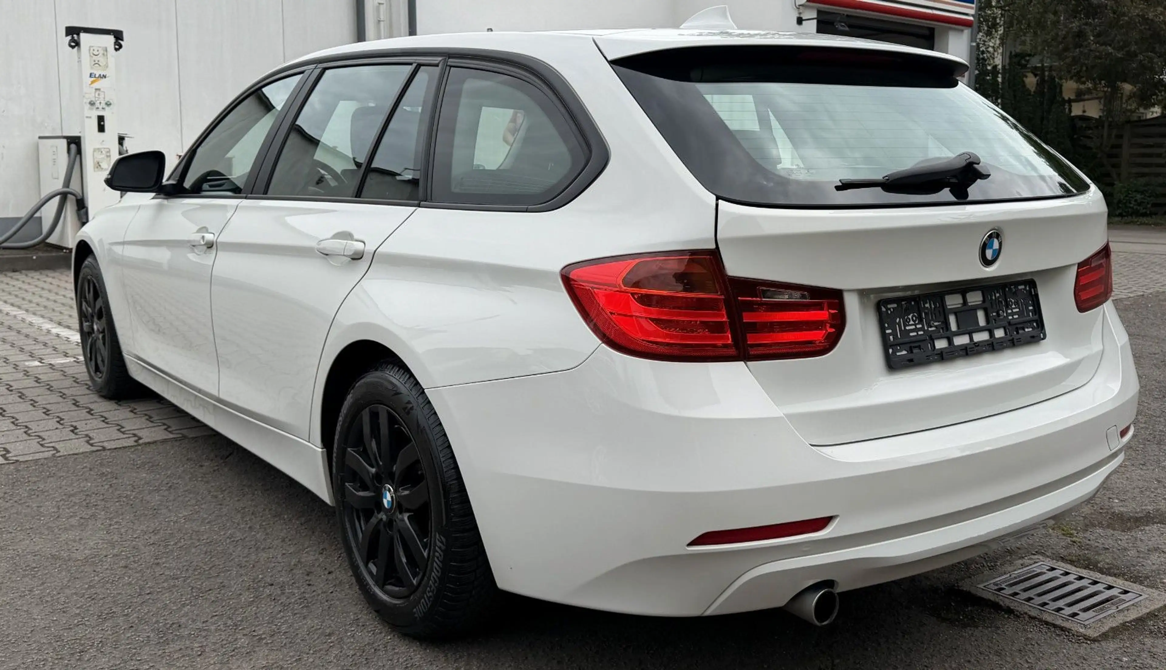 BMW 320 d Touring Sitzheizung 2 HAND EURO 6 TOP — photo 12
