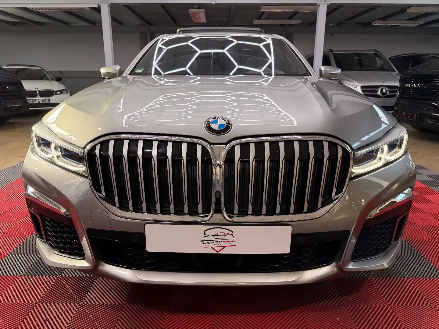 BMW 730 Ld xDrive M Sport Pano SkyLounge Massage HUD Gris - 2
