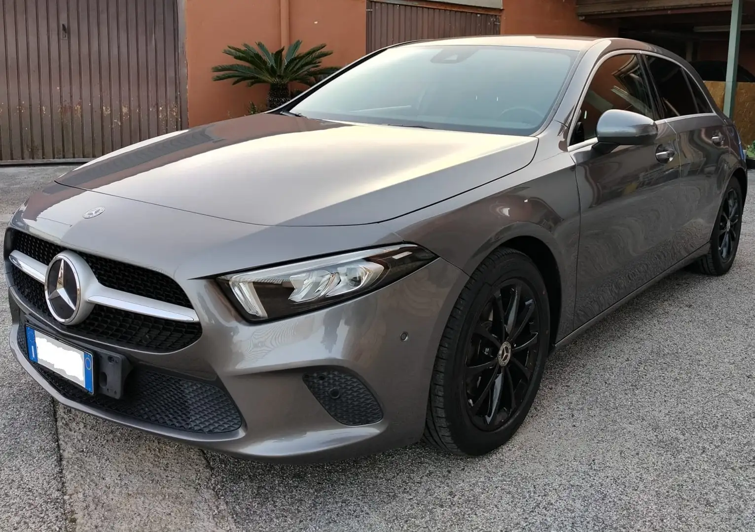 Mercedes-Benz 180 A 180 D Automatic Sport Grau - 2