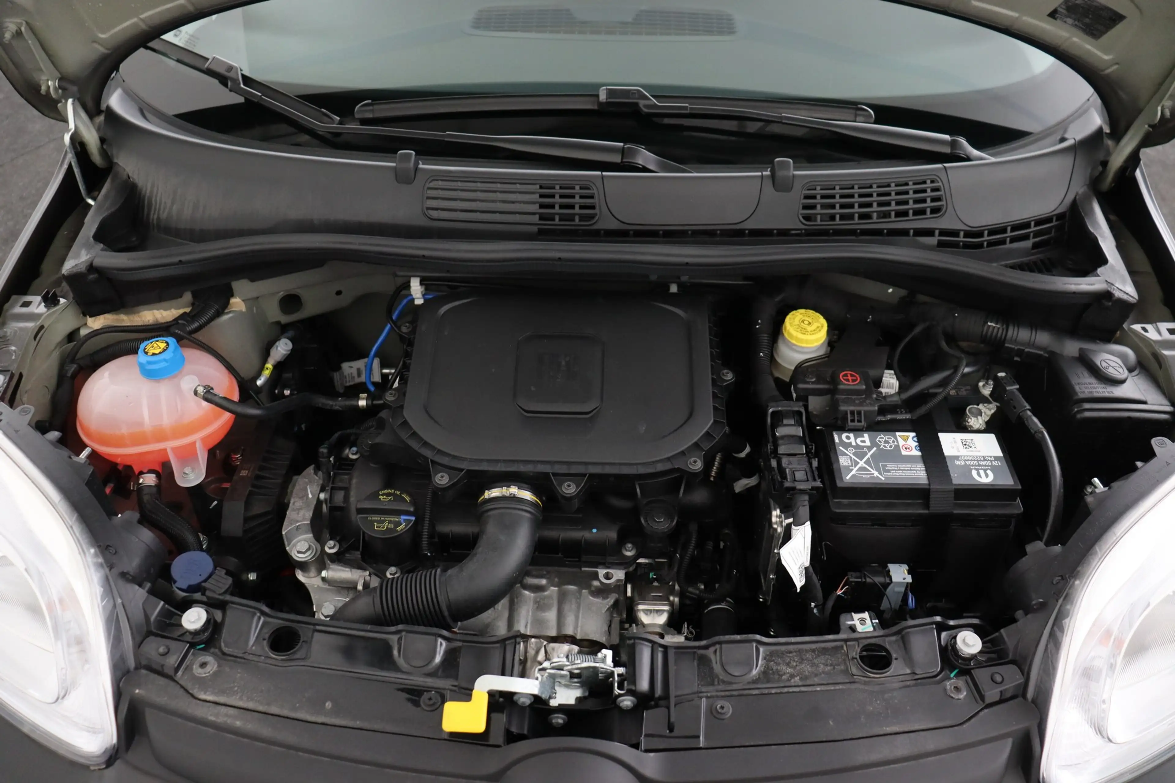 Fiat Panda 1.0i HYBRID CITY PACK + PDC + CRUISE + AIRCO — photo 14