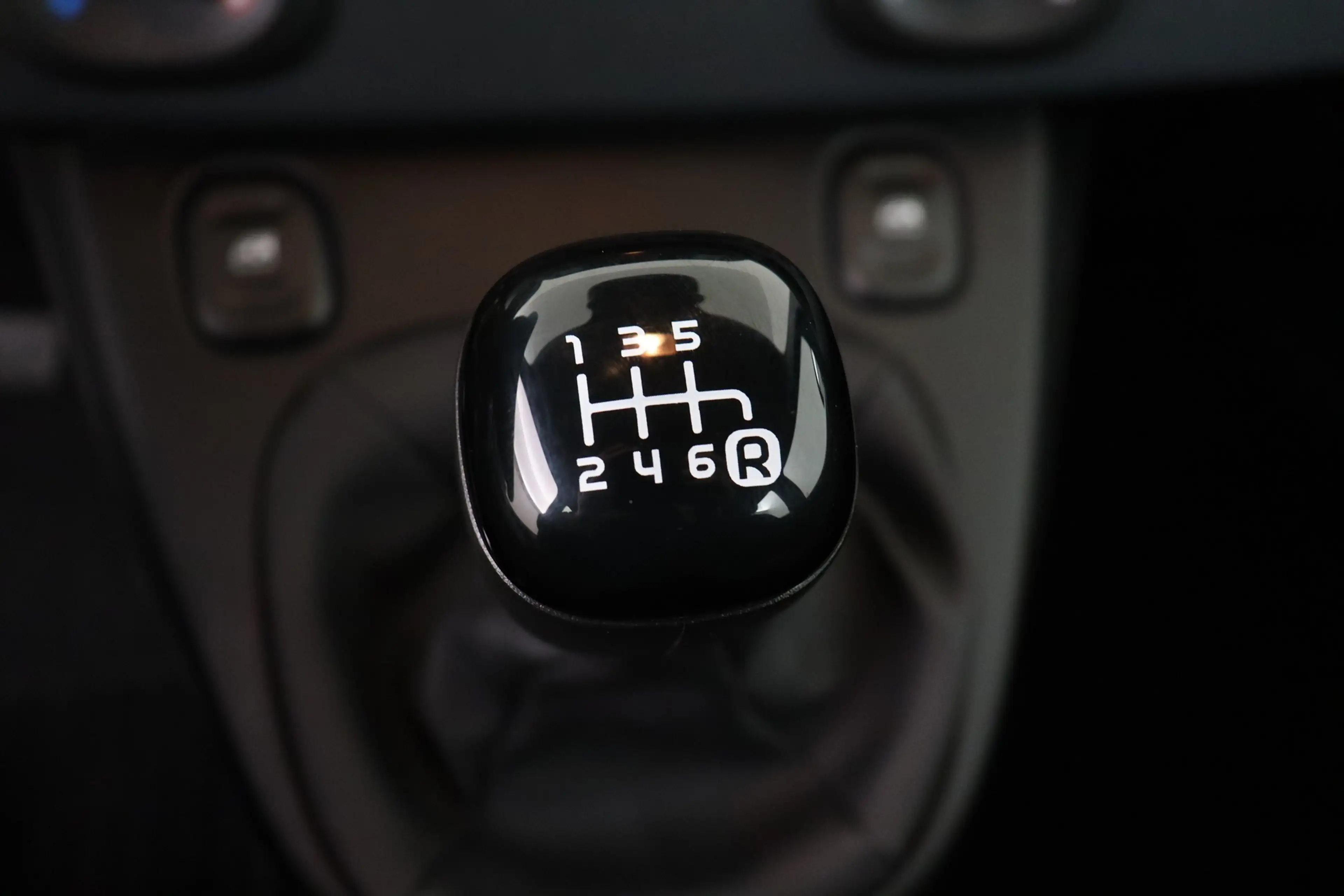Fiat Panda 1.0i HYBRID CITY PACK + PDC + CRUISE + AIRCO — photo 12