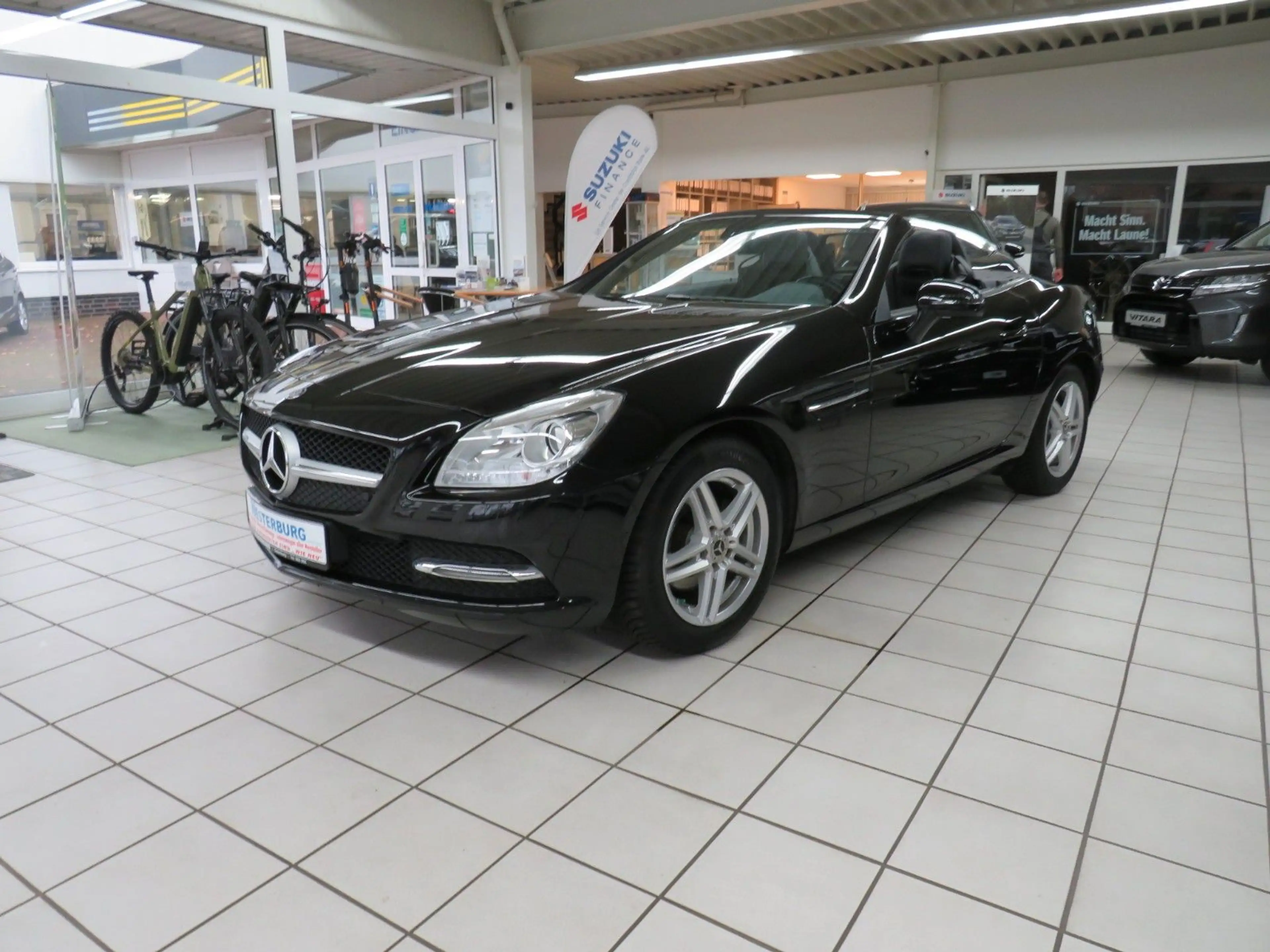 Mercedes-Benz SLK 200 Roadster — photo 3