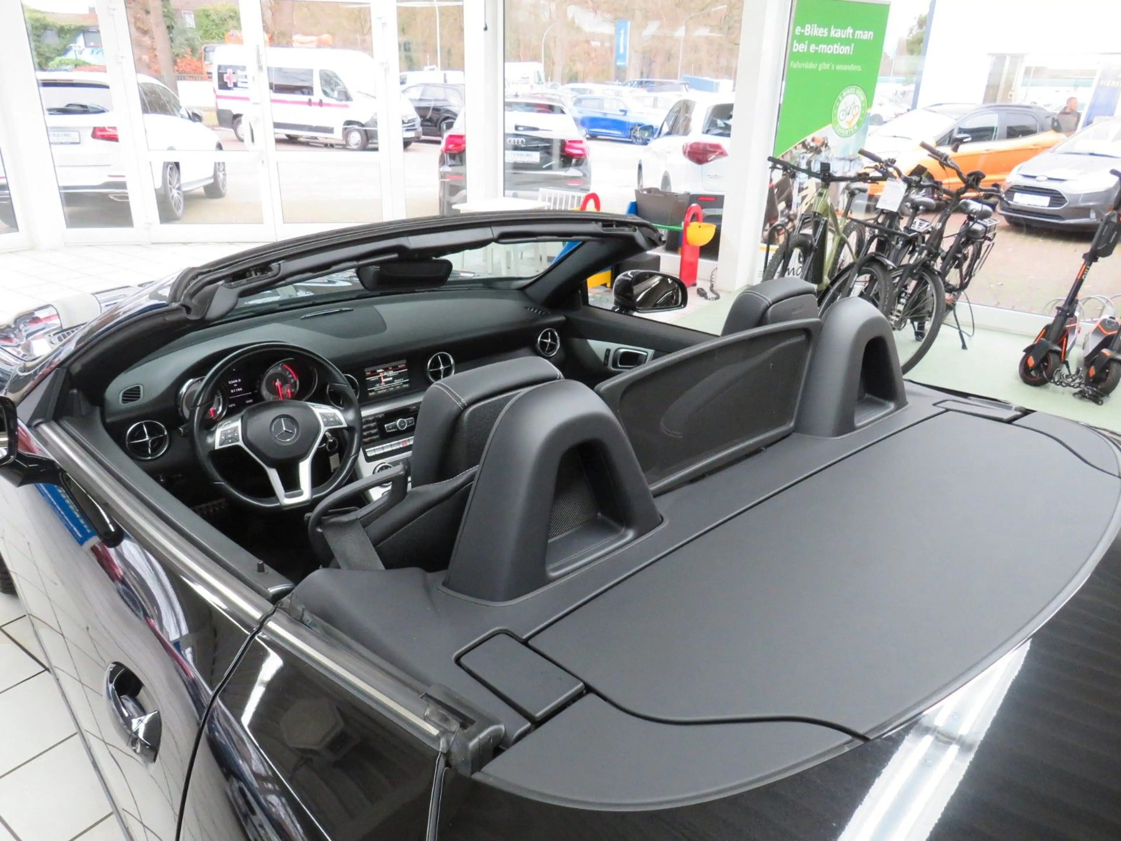 Mercedes-Benz SLK 200 Roadster — photo 9