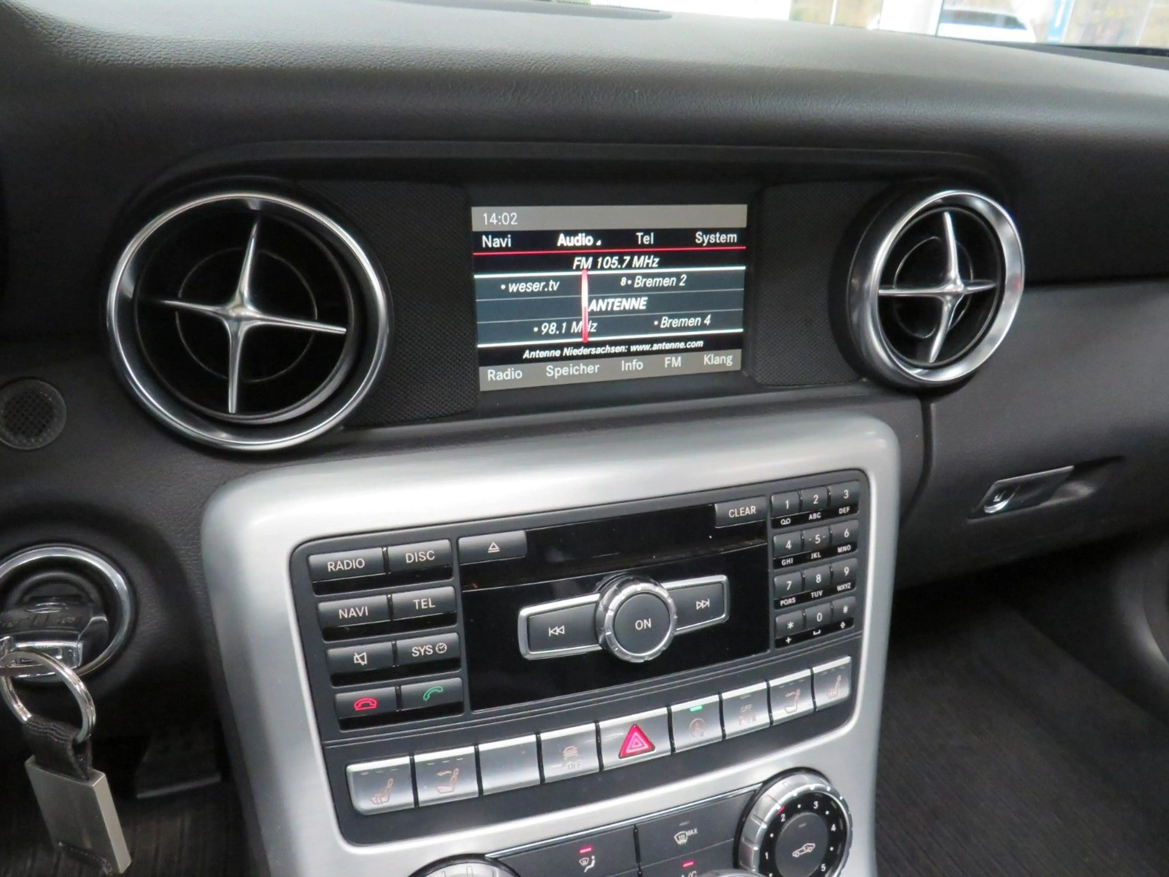 Mercedes-Benz SLK 200 Roadster — photo 14